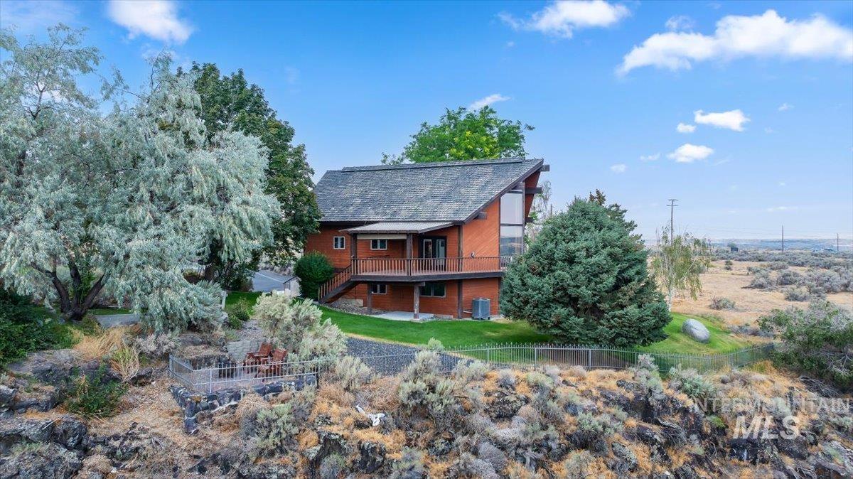 4048 N 3536 E, Kimberly, Idaho 83301, 3 Bedrooms, 3 Bathrooms, Residential For Sale, Price $750,000,MLS 98997001