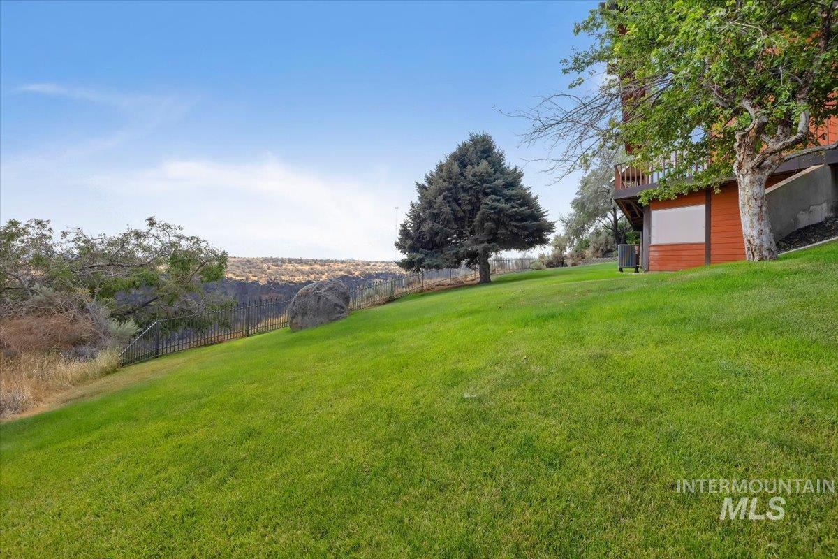 4048 N 3536 E, Kimberly, Idaho 83301, 3 Bedrooms, 3 Bathrooms, Residential For Sale, Price $750,000,MLS 98997001