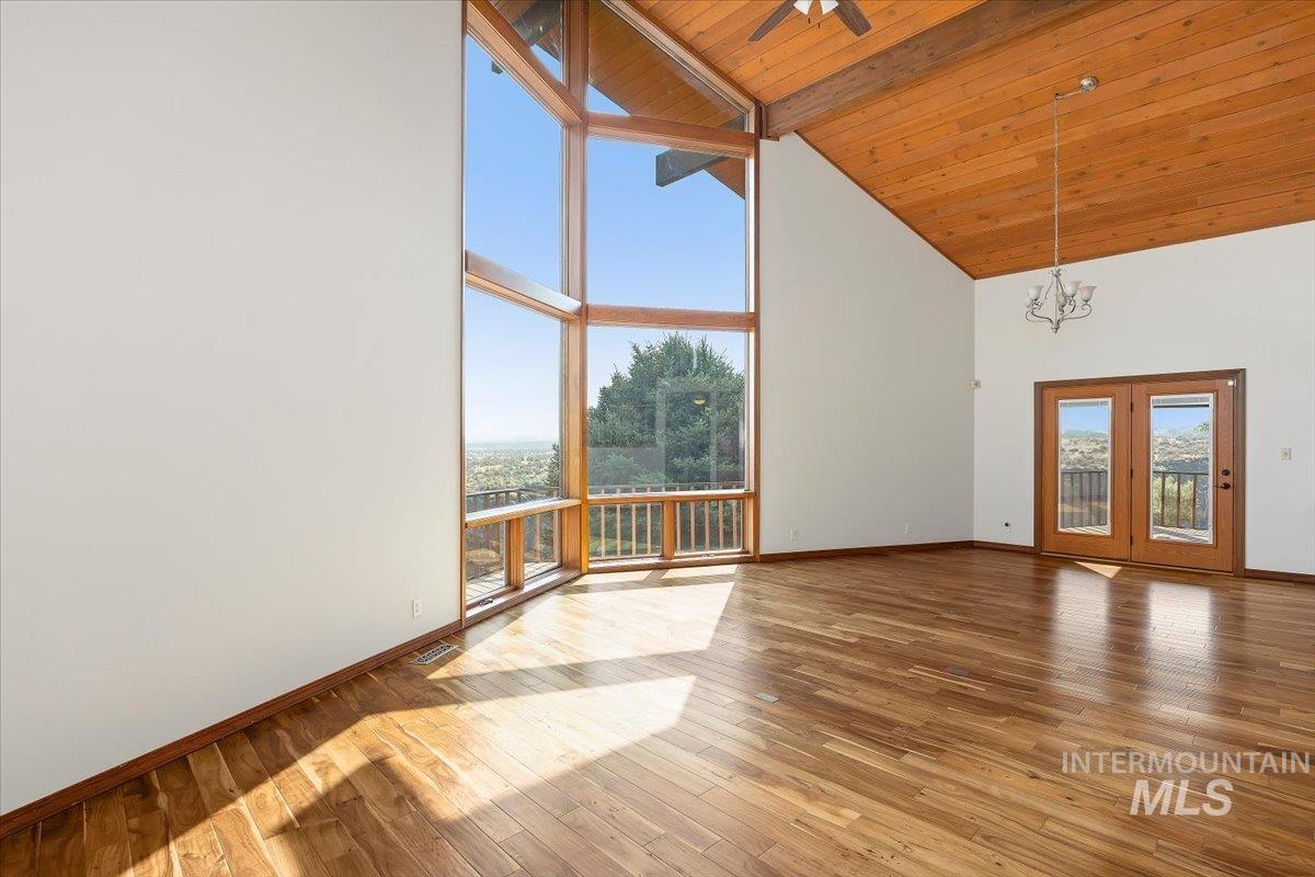 4048 N 3536 E, Kimberly, Idaho 83301, 3 Bedrooms, 3 Bathrooms, Residential For Sale, Price $750,000,MLS 98997001