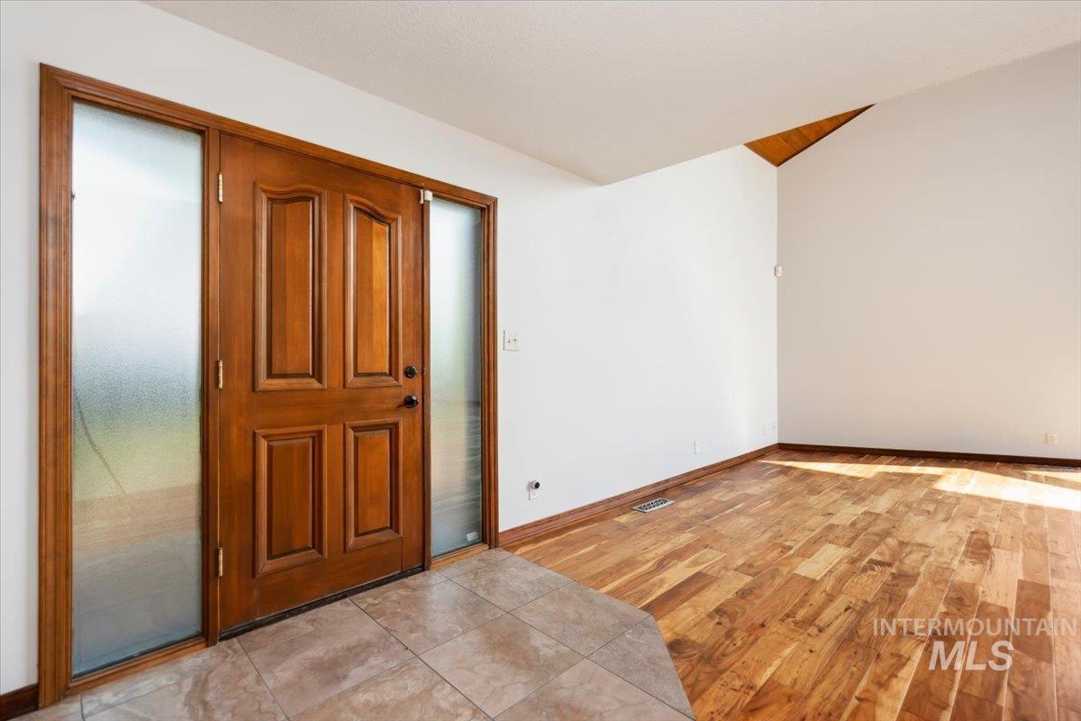 4048 N 3536 E, Kimberly, Idaho 83301, 3 Bedrooms, 3 Bathrooms, Residential For Sale, Price $750,000,MLS 98997001