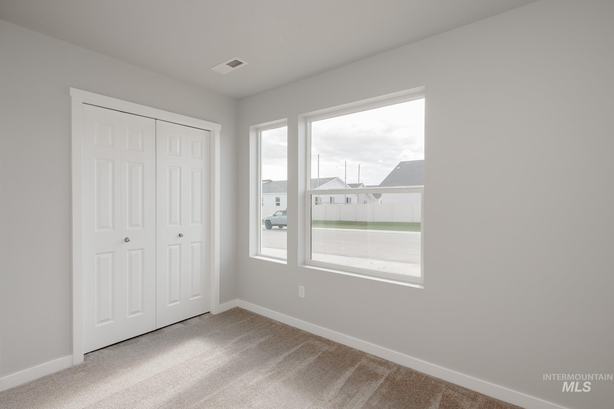 107 N Tideberry Ave, Kuna, Idaho 83634, 3 Bedrooms, 2 Bathrooms, Residential For Sale, Price $415,990,MLS 98997003