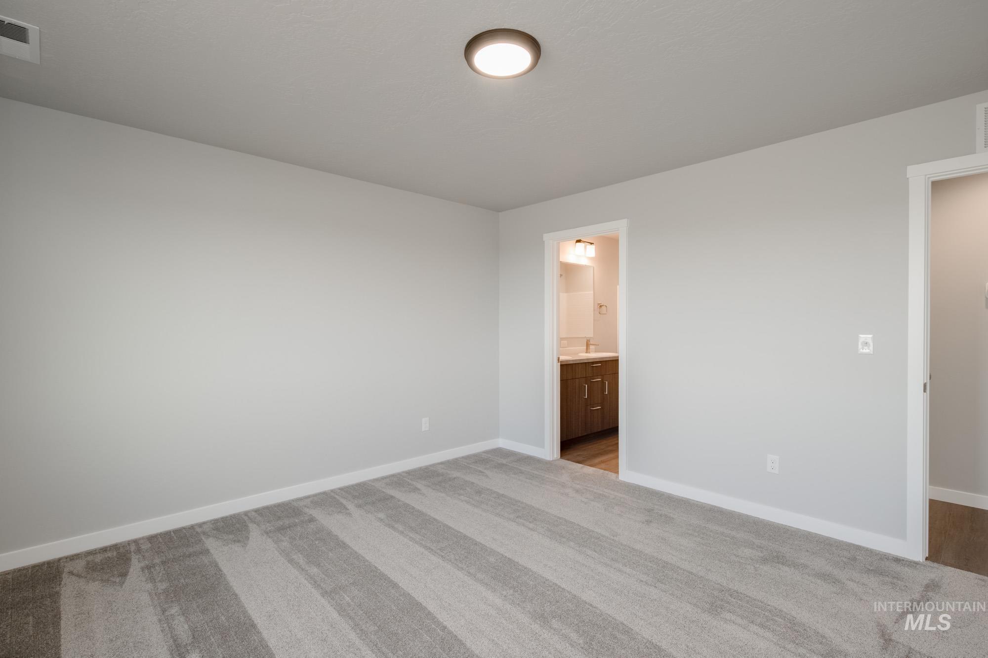 107 N Tideberry Ave, Kuna, Idaho 83634, 3 Bedrooms, 2 Bathrooms, Residential For Sale, Price $415,990,MLS 98997003