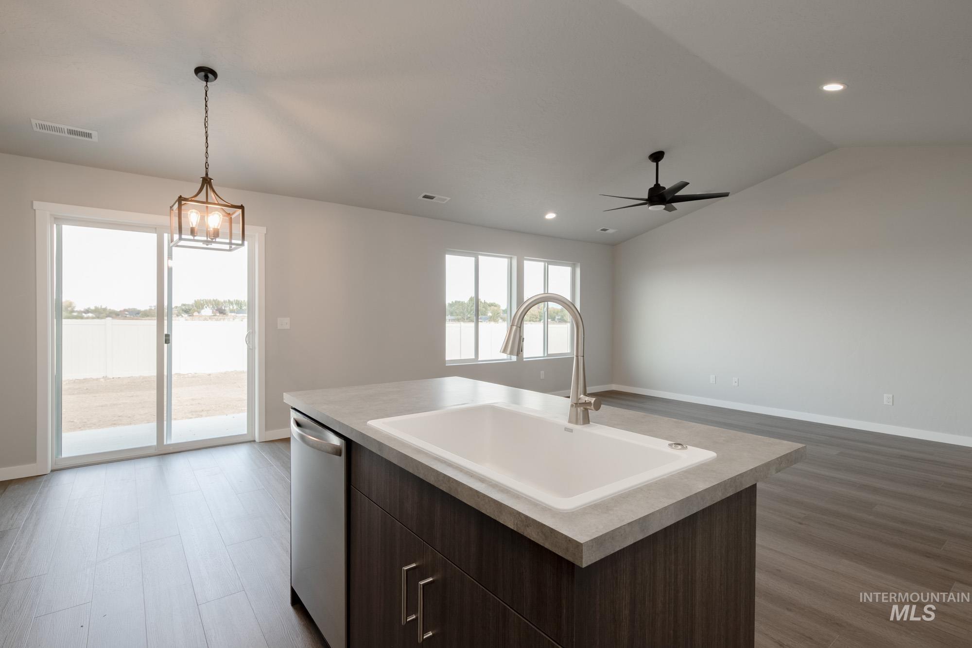 107 N Tideberry Ave, Kuna, Idaho 83634, 3 Bedrooms, 2 Bathrooms, Residential For Sale, Price $415,990,MLS 98997003