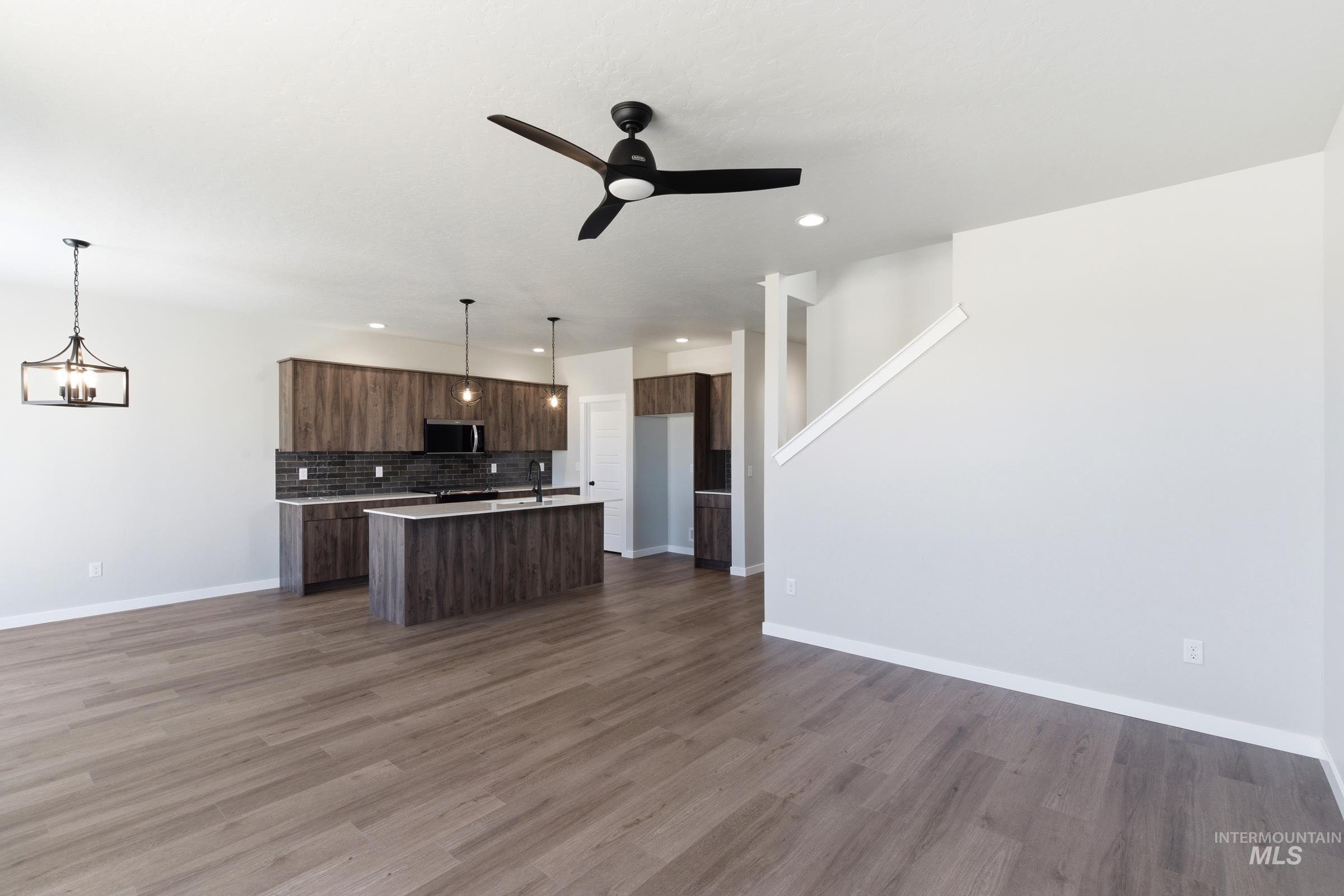 2081 S Summerson Way, Meridian, Idaho 83642, 4 Bedrooms, 2.5 Bathrooms, Residential For Sale, Price $549,990,MLS 98997007