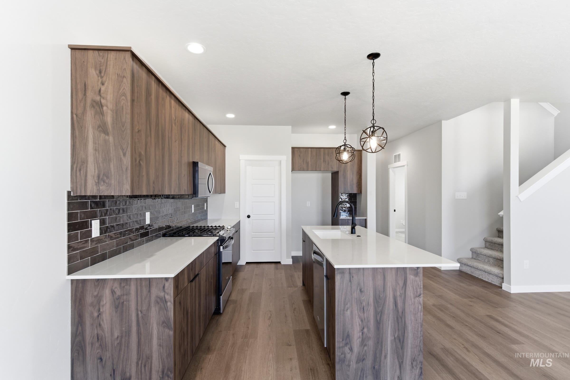 2081 S Summerson Way, Meridian, Idaho 83642, 4 Bedrooms, 2.5 Bathrooms, Residential For Sale, Price $549,990,MLS 98997007