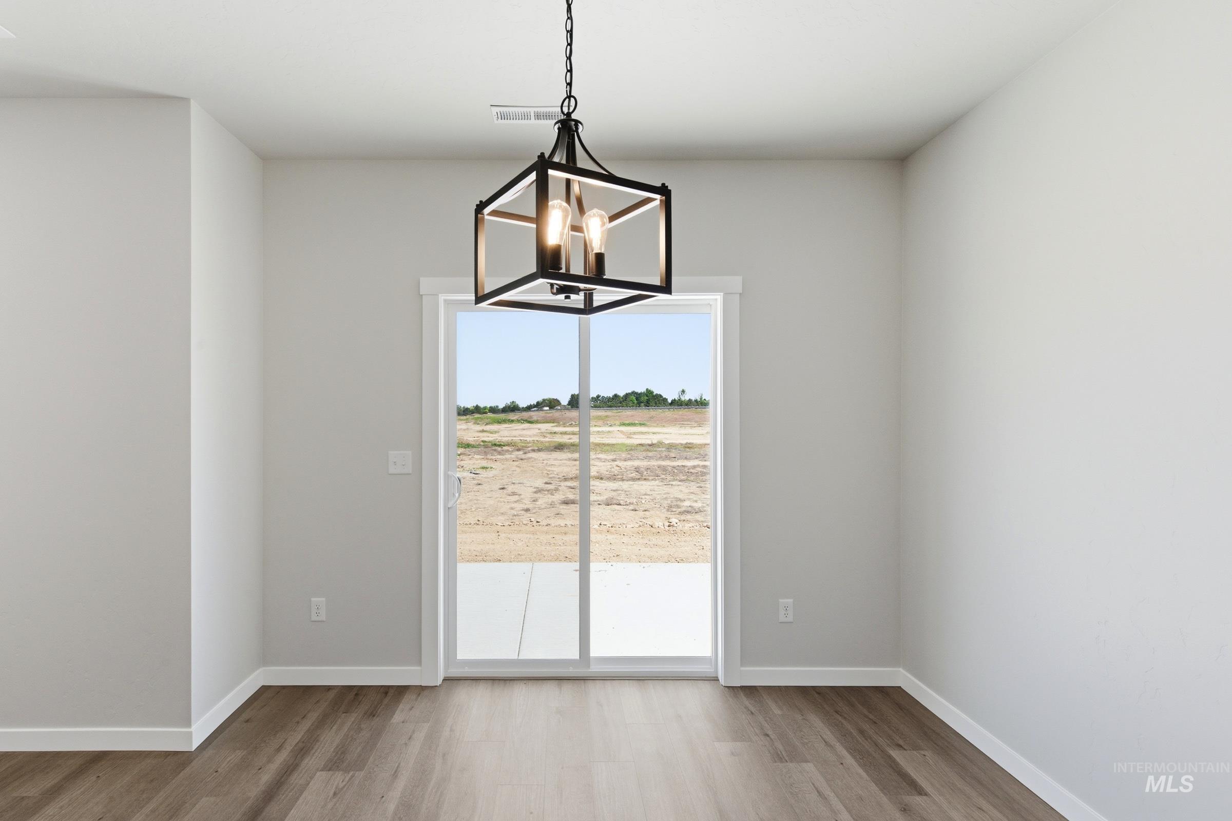 2081 S Summerson Way, Meridian, Idaho 83642, 4 Bedrooms, 2.5 Bathrooms, Residential For Sale, Price $549,990,MLS 98997007
