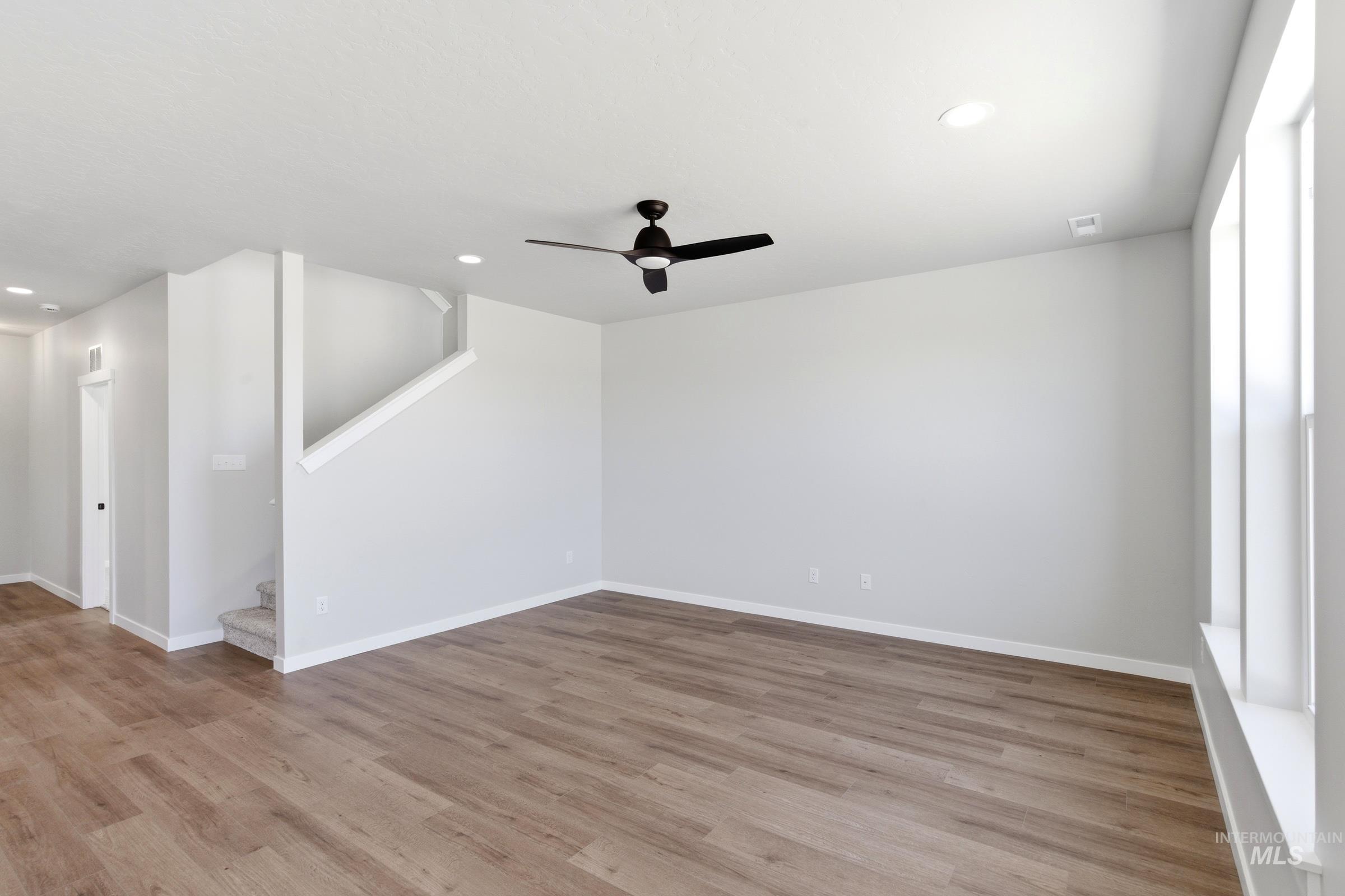 2081 S Summerson Way, Meridian, Idaho 83642, 4 Bedrooms, 2.5 Bathrooms, Residential For Sale, Price $549,990,MLS 98997007