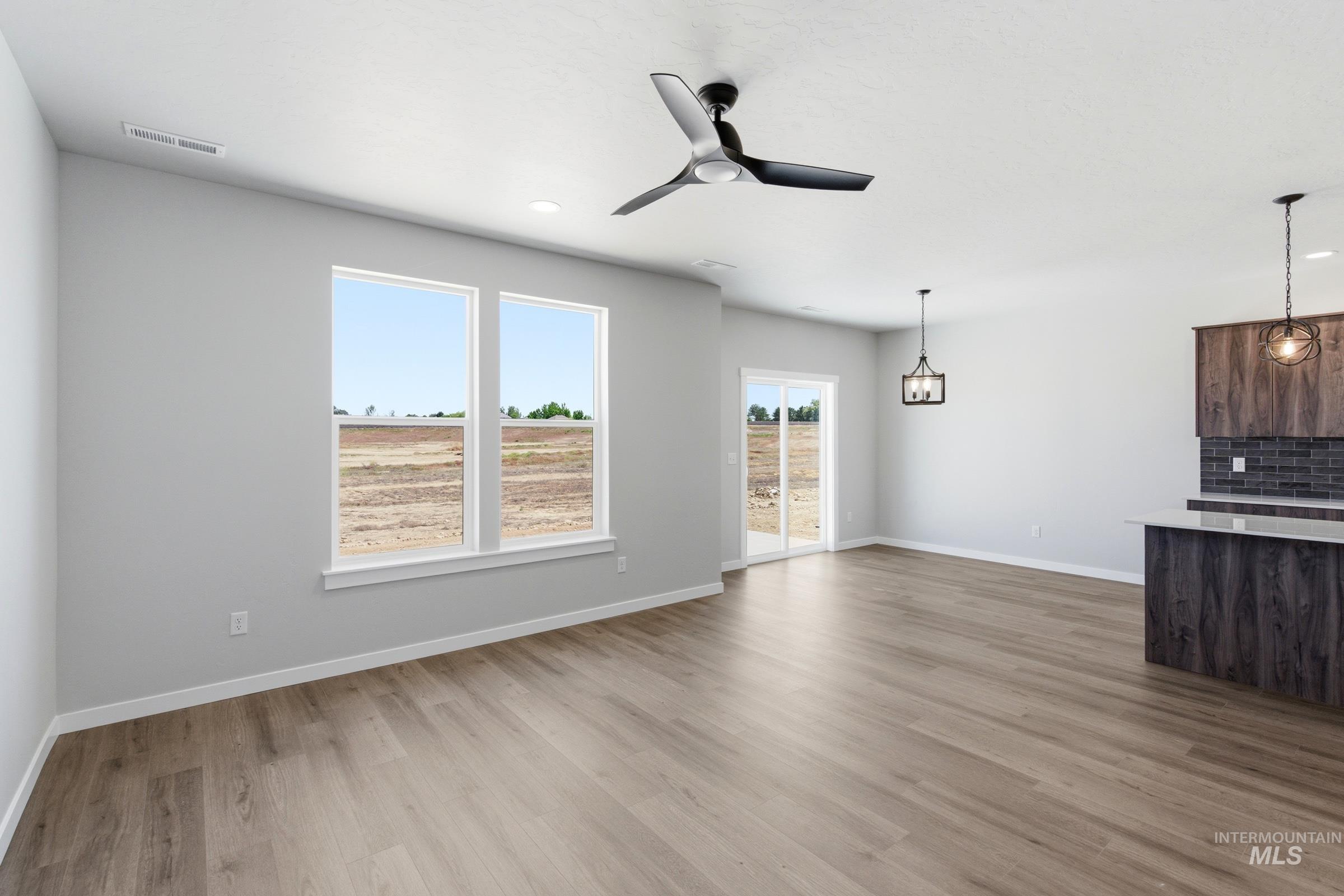2081 S Summerson Way, Meridian, Idaho 83642, 4 Bedrooms, 2.5 Bathrooms, Residential For Sale, Price $549,990,MLS 98997007