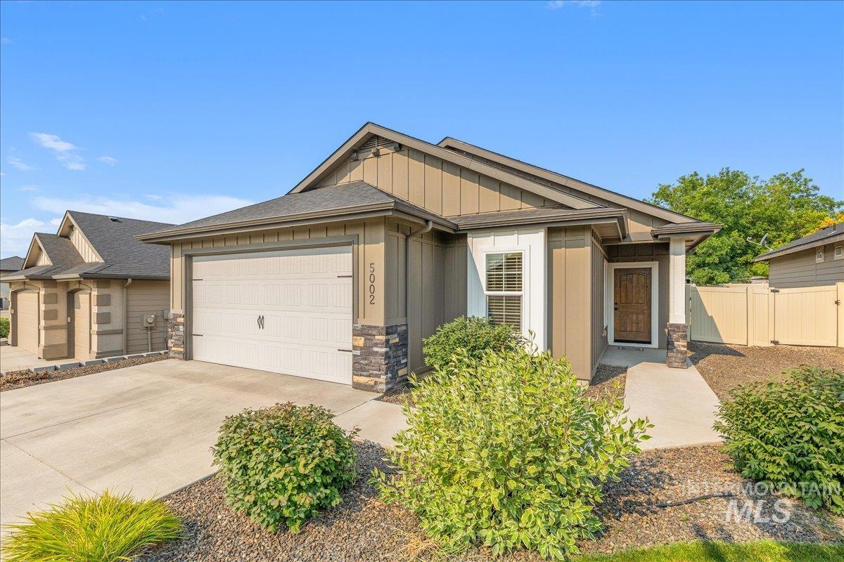 5002 S Lava Springs Loop, Nampa, Idaho 83686, 3 Bedrooms, 2 Bathrooms, Residential For Sale, Price $424,000,MLS 98997013
