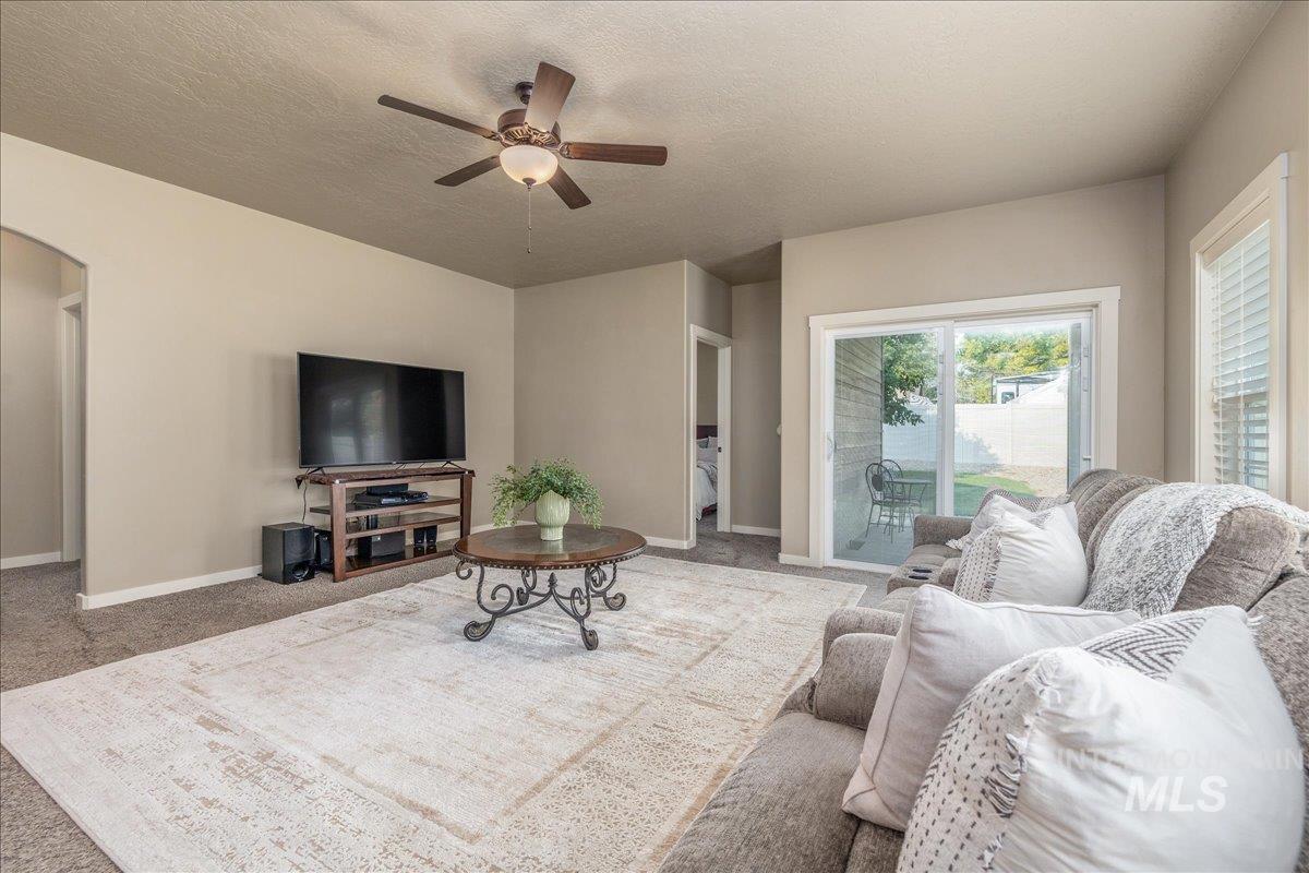 5002 S Lava Springs Loop, Nampa, Idaho 83686, 3 Bedrooms, 2 Bathrooms, Residential For Sale, Price $424,000,MLS 98997013