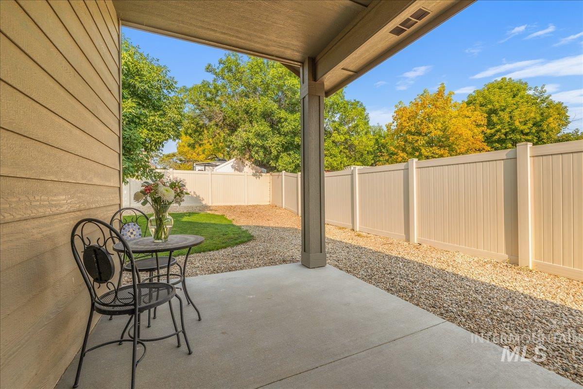 5002 S Lava Springs Loop, Nampa, Idaho 83686, 3 Bedrooms, 2 Bathrooms, Residential For Sale, Price $424,000,MLS 98997013