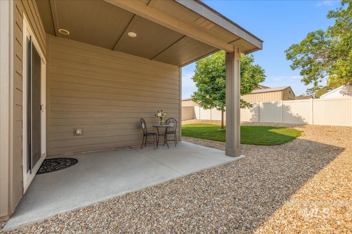 5002 S Lava Springs Loop, Nampa, Idaho 83686, 3 Bedrooms, 2 Bathrooms, Residential For Sale, Price $424,000,MLS 98997013