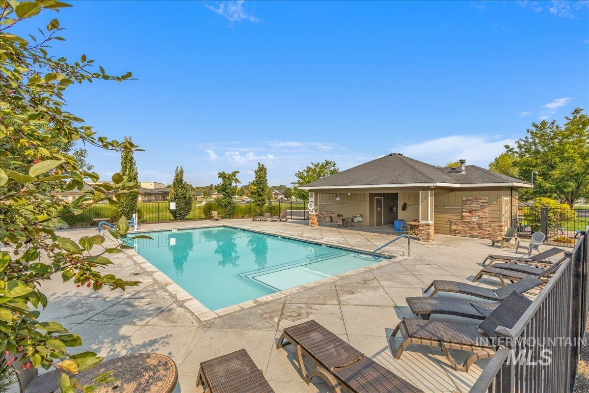 5002 S Lava Springs Loop, Nampa, Idaho 83686, 3 Bedrooms, 2 Bathrooms, Residential For Sale, Price $424,000,MLS 98997013