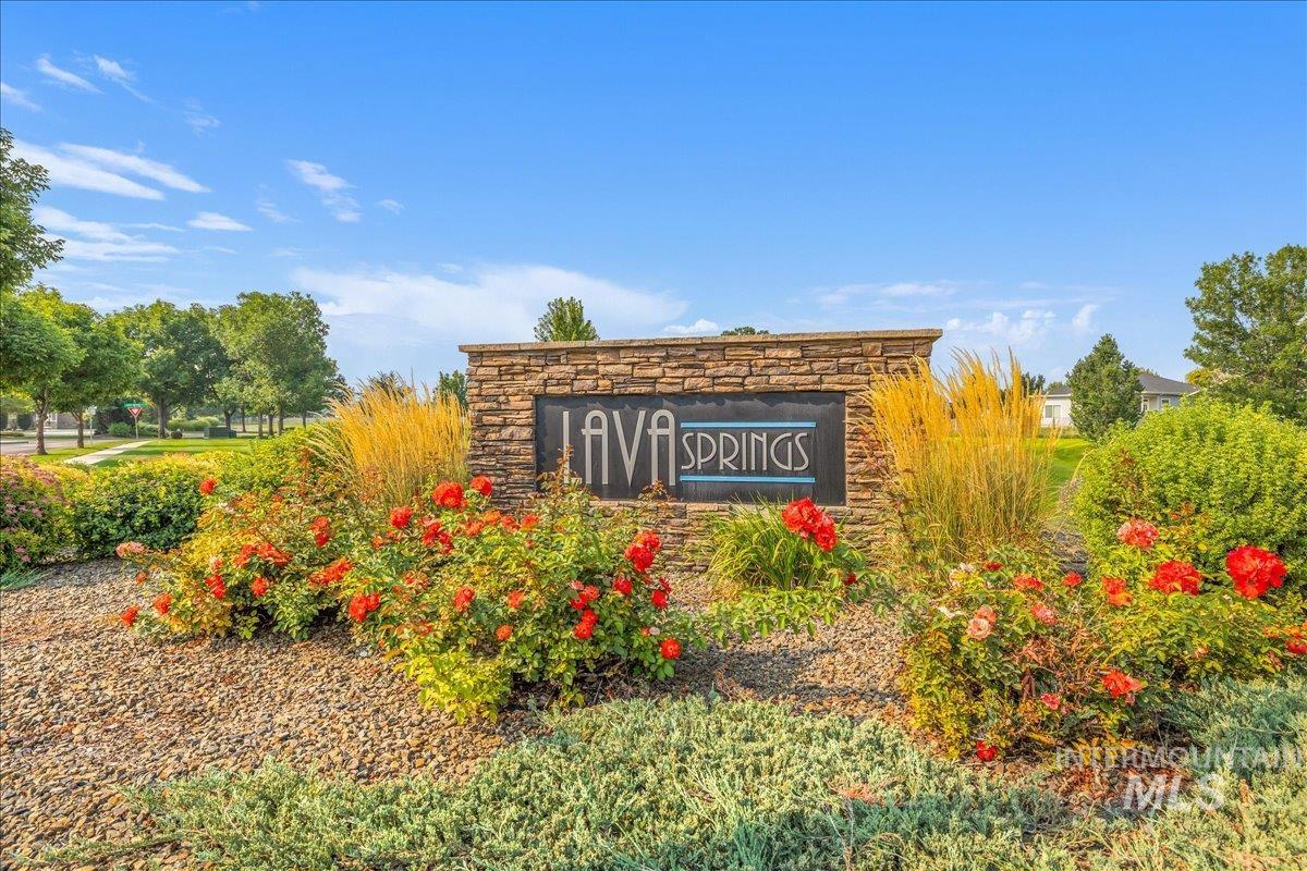 5002 S Lava Springs Loop, Nampa, Idaho 83686, 3 Bedrooms, 2 Bathrooms, Residential For Sale, Price $424,000,MLS 98997013