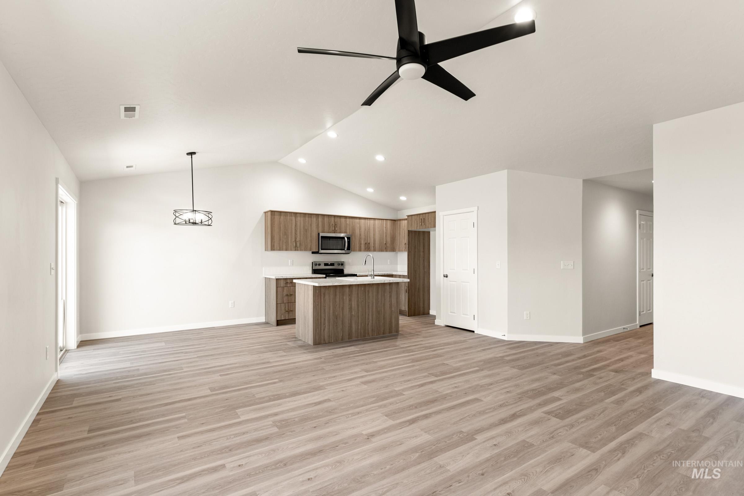 14128 Shiny Spruce St, Caldwell, Idaho 83607, 3 Bedrooms, 2 Bathrooms, Residential For Sale, Price $399,990,MLS 98997017