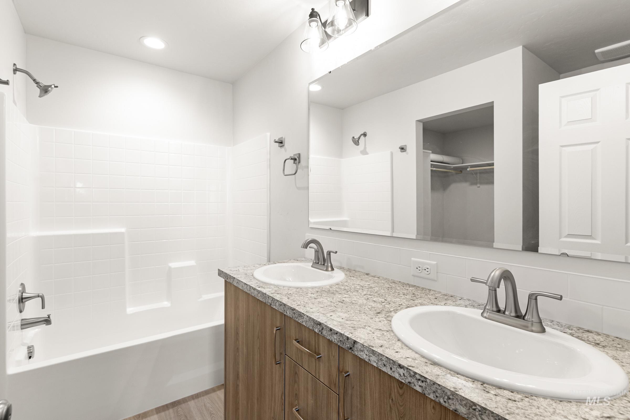 14128 Shiny Spruce St, Caldwell, Idaho 83607, 3 Bedrooms, 2 Bathrooms, Residential For Sale, Price $399,990,MLS 98997017