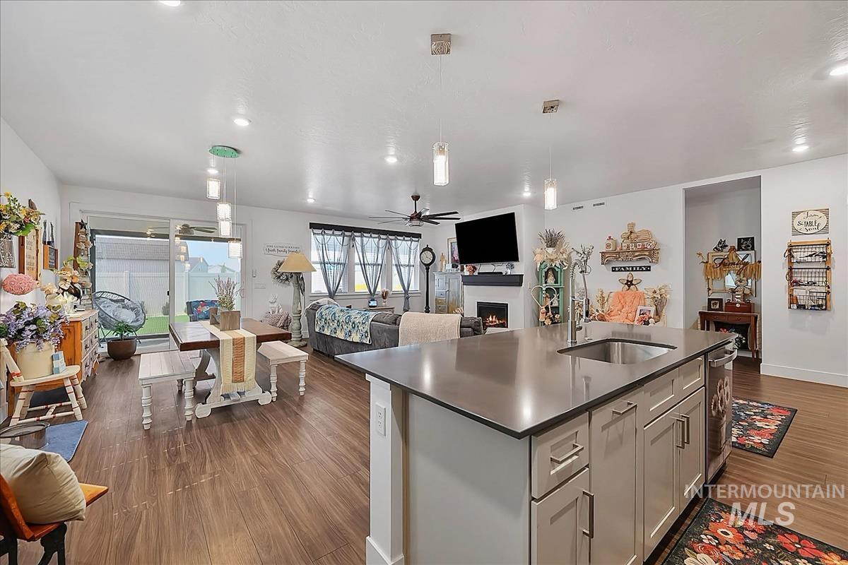 14384 Fractus Dr, Caldwell, Idaho 83607, 5 Bedrooms, 3.5 Bathrooms, Residential For Sale, Price $665,000,MLS 98997018