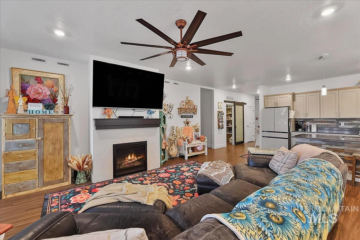14384 Fractus Dr, Caldwell, Idaho 83607, 5 Bedrooms, 3.5 Bathrooms, Residential For Sale, Price $665,000,MLS 98997018