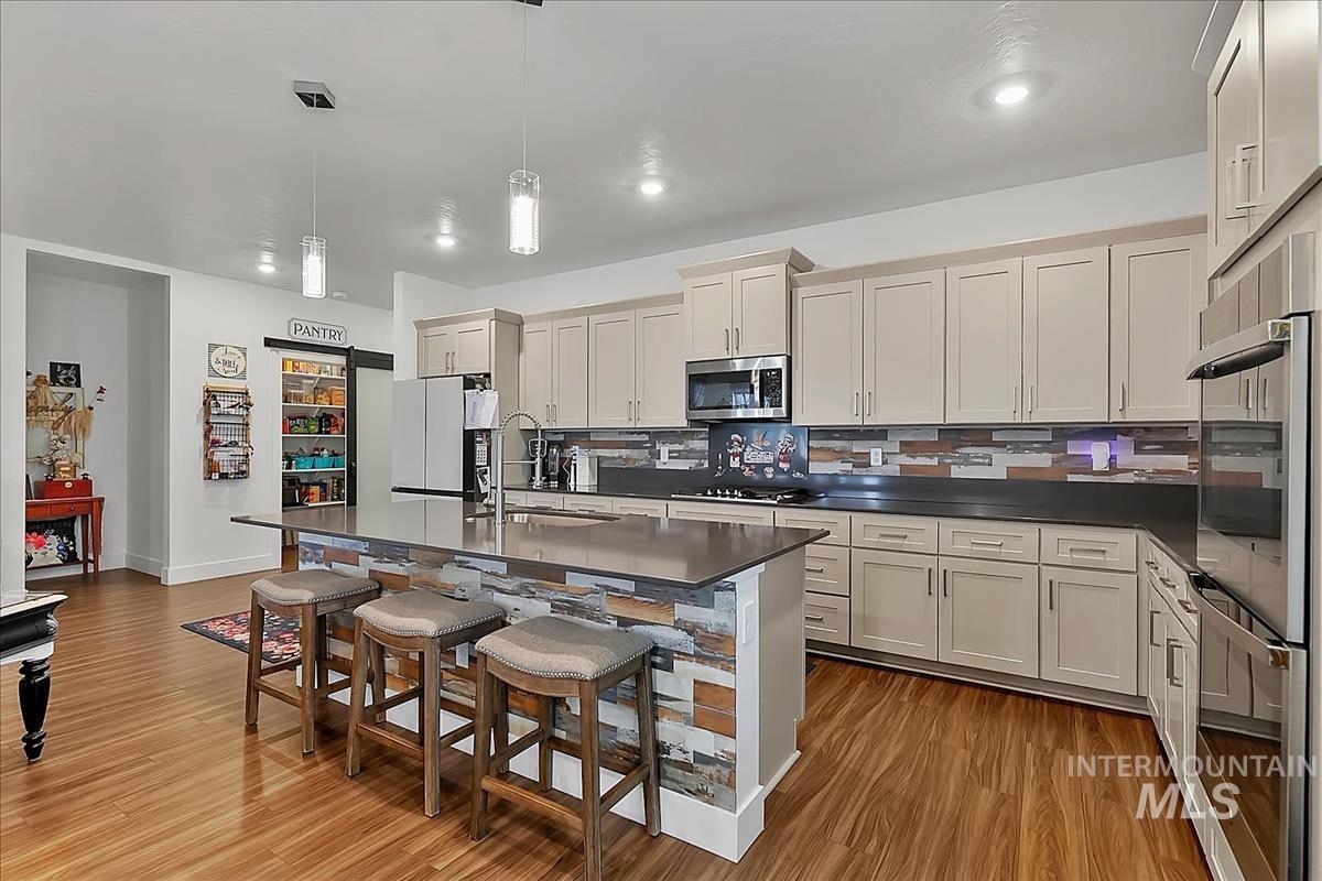 14384 Fractus Dr, Caldwell, Idaho 83607, 5 Bedrooms, 3.5 Bathrooms, Residential For Sale, Price $665,000,MLS 98997018
