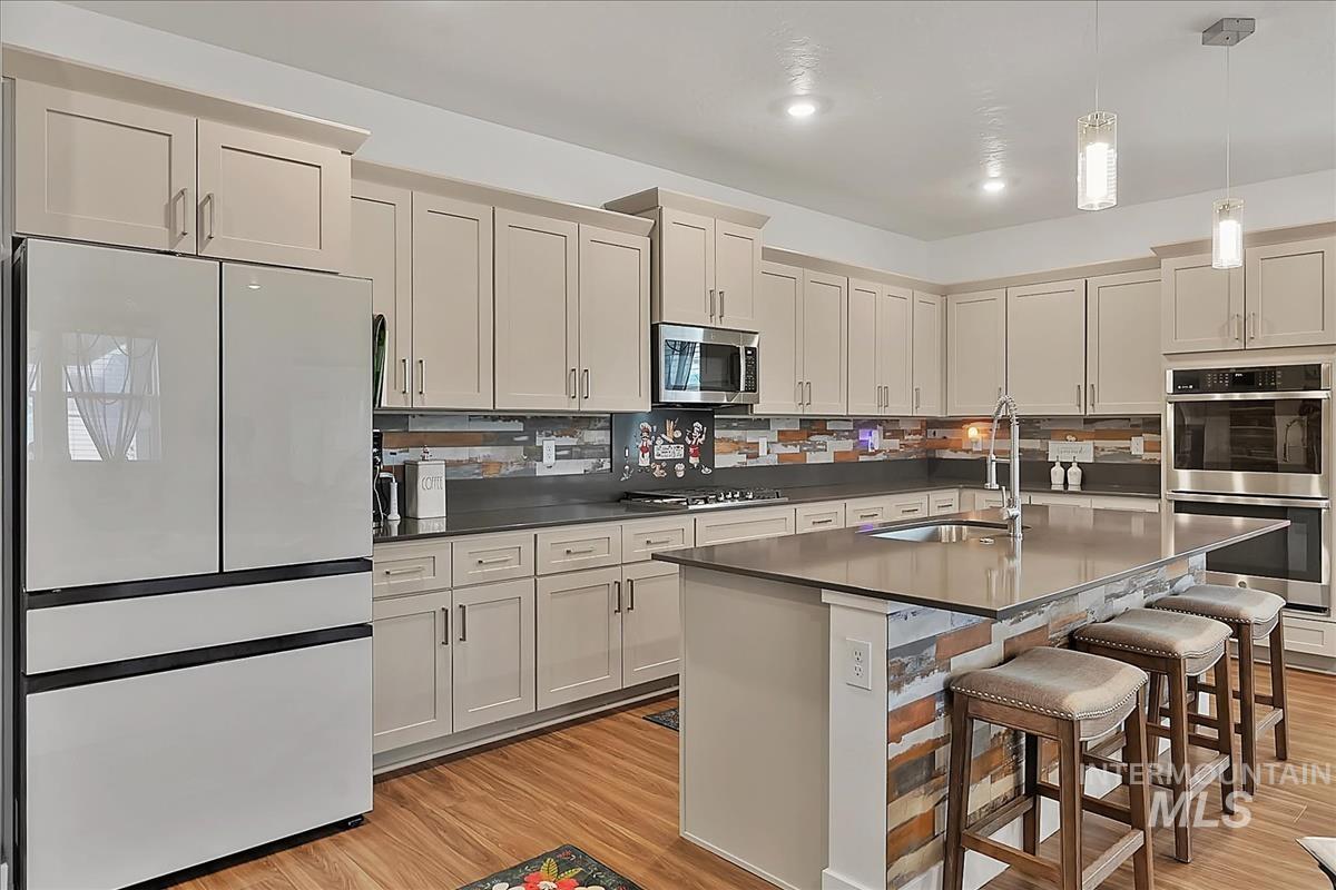 14384 Fractus Dr, Caldwell, Idaho 83607, 5 Bedrooms, 3.5 Bathrooms, Residential For Sale, Price $665,000,MLS 98997018