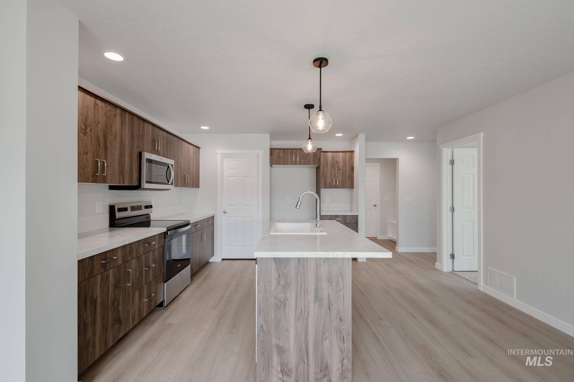 2383 W Fallon Lp, Nampa, Idaho 83651, 4 Bedrooms, 2.5 Bathrooms, Residential For Sale, Price $454,990,MLS 98997019