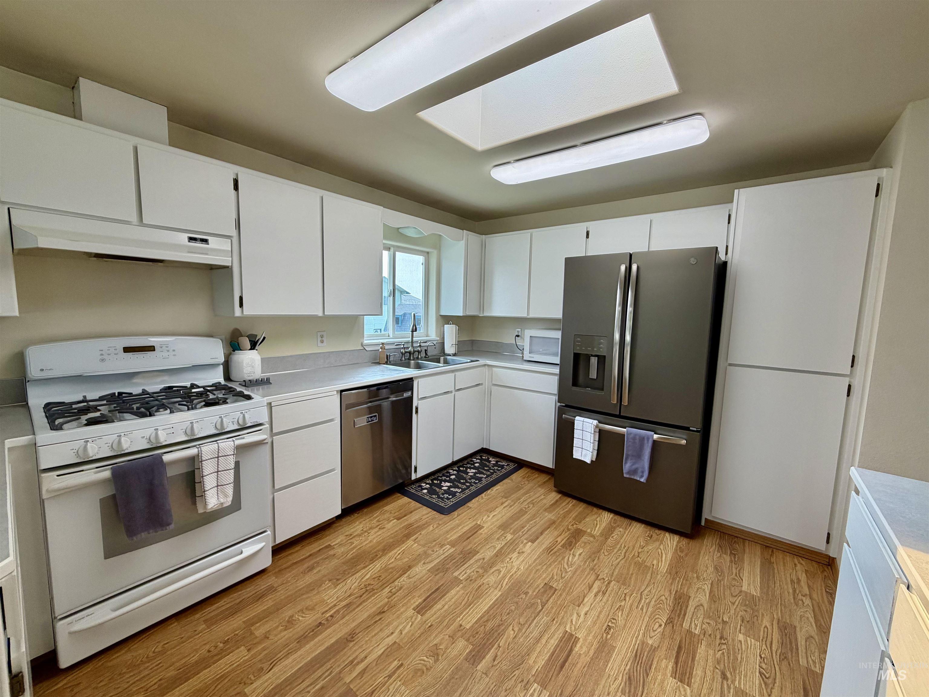 1936 Birch Ave, Lewiston, Idaho 83501, 4 Bedrooms, 5 Bathrooms, Residential For Sale, Price $494,900,MLS 98997021