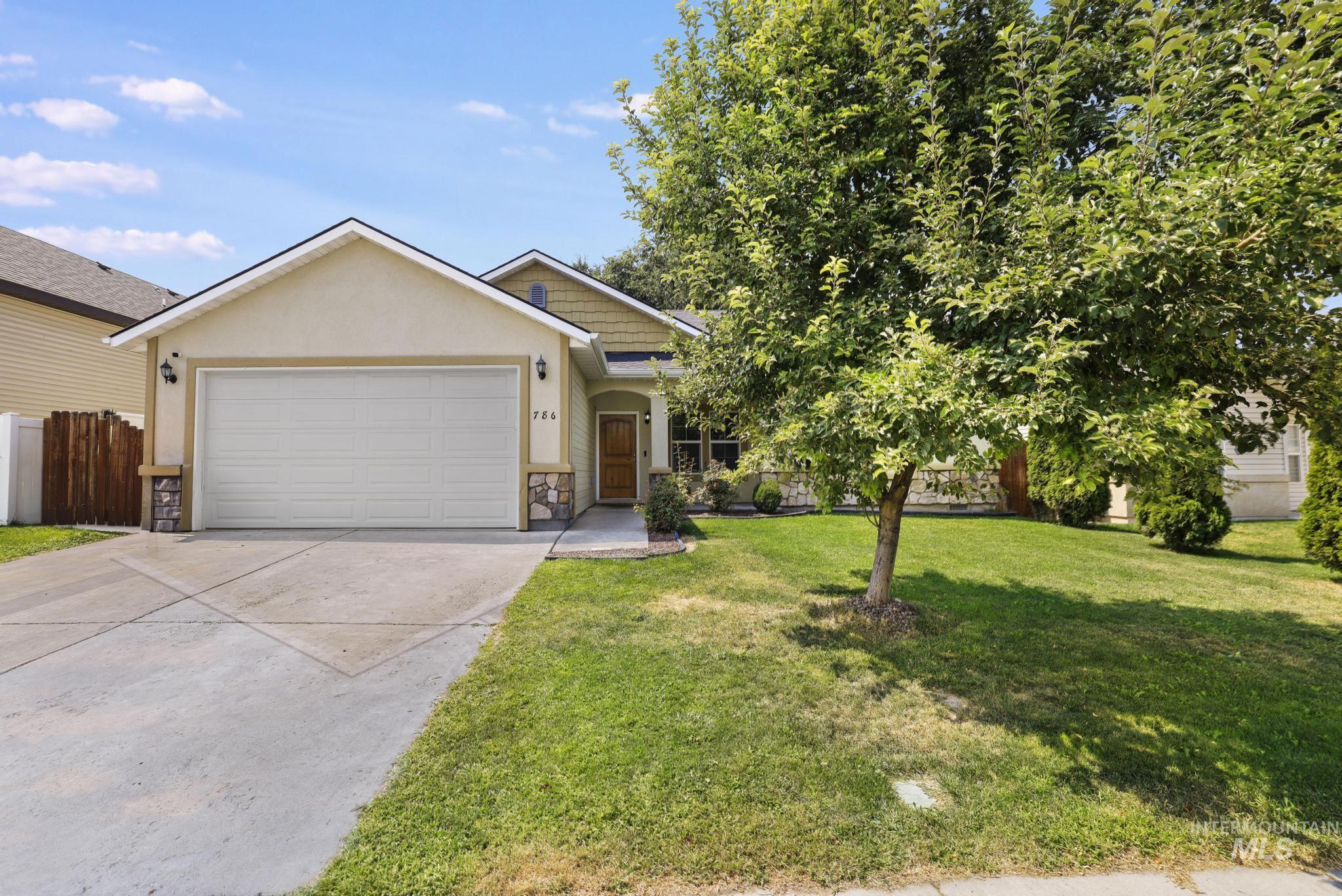 786 Parkwood Dr., Twin Falls, Idaho 83301, 4 Bedrooms, 2 Bathrooms, Residential For Sale, Price $359,900,MLS 98997028