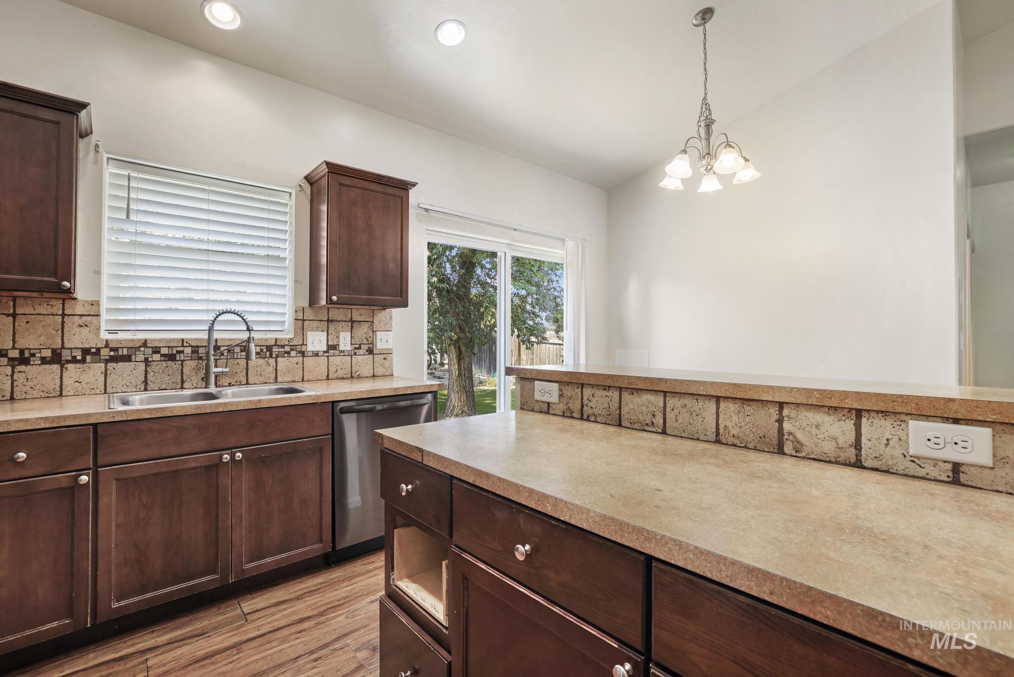 786 Parkwood Dr., Twin Falls, Idaho 83301, 4 Bedrooms, 2 Bathrooms, Residential For Sale, Price $359,900,MLS 98997028