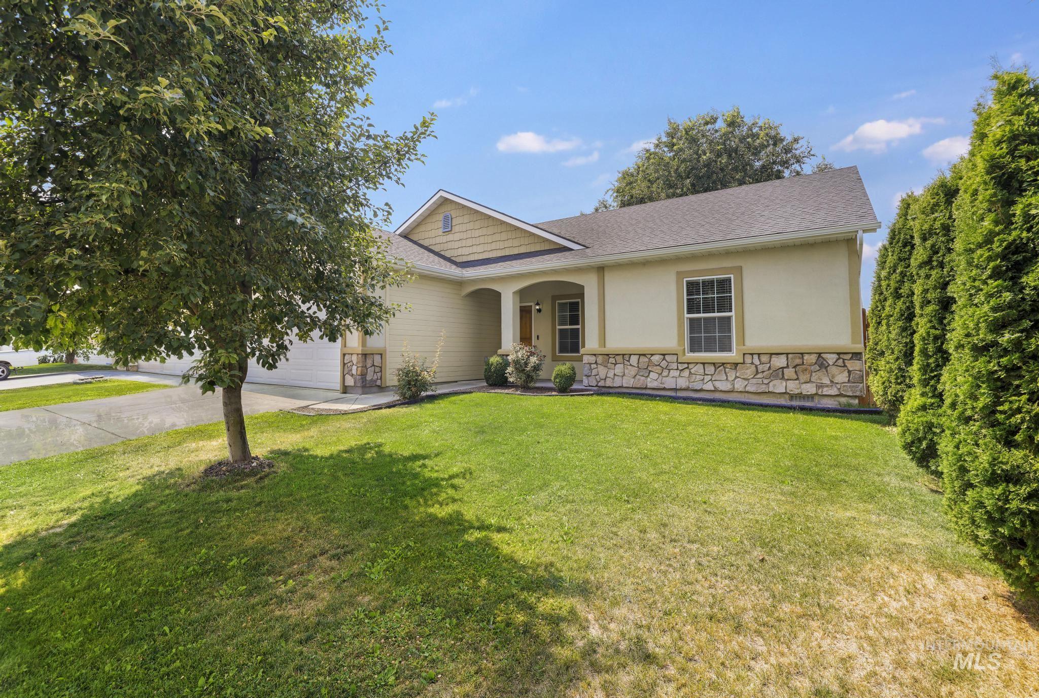 786 Parkwood Dr., Twin Falls, Idaho 83301, 4 Bedrooms, 2 Bathrooms, Residential For Sale, Price $359,900,MLS 98997028