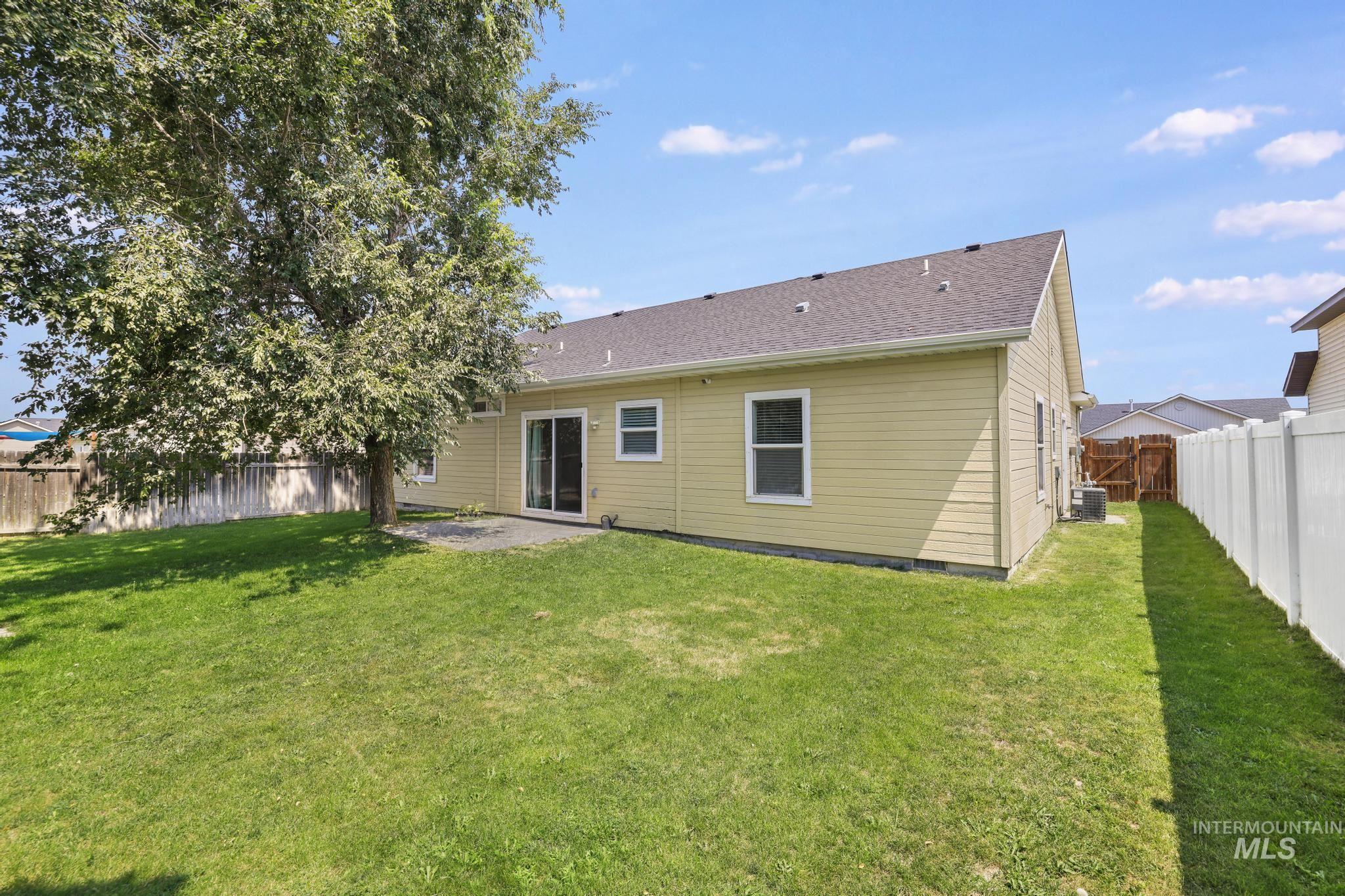786 Parkwood Dr., Twin Falls, Idaho 83301, 4 Bedrooms, 2 Bathrooms, Residential For Sale, Price $359,900,MLS 98997028
