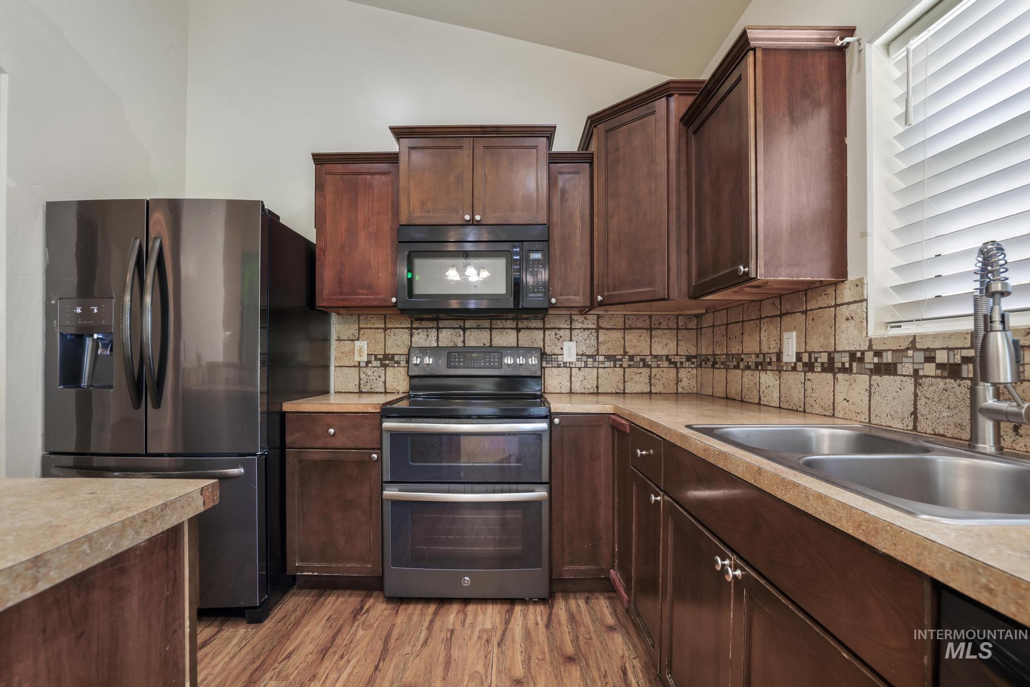 786 Parkwood Dr., Twin Falls, Idaho 83301, 4 Bedrooms, 2 Bathrooms, Residential For Sale, Price $359,900,MLS 98997028