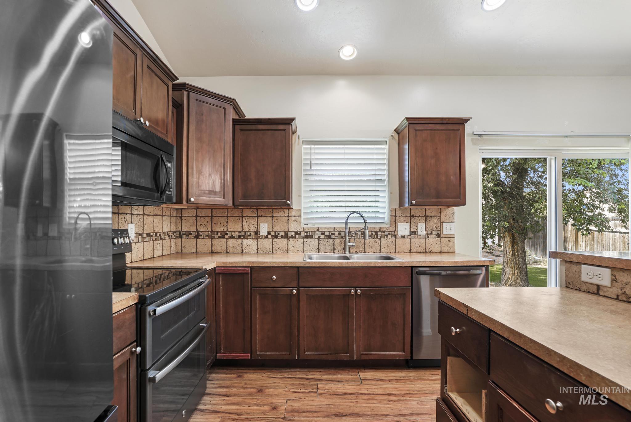 786 Parkwood Dr., Twin Falls, Idaho 83301, 4 Bedrooms, 2 Bathrooms, Residential For Sale, Price $359,900,MLS 98997028