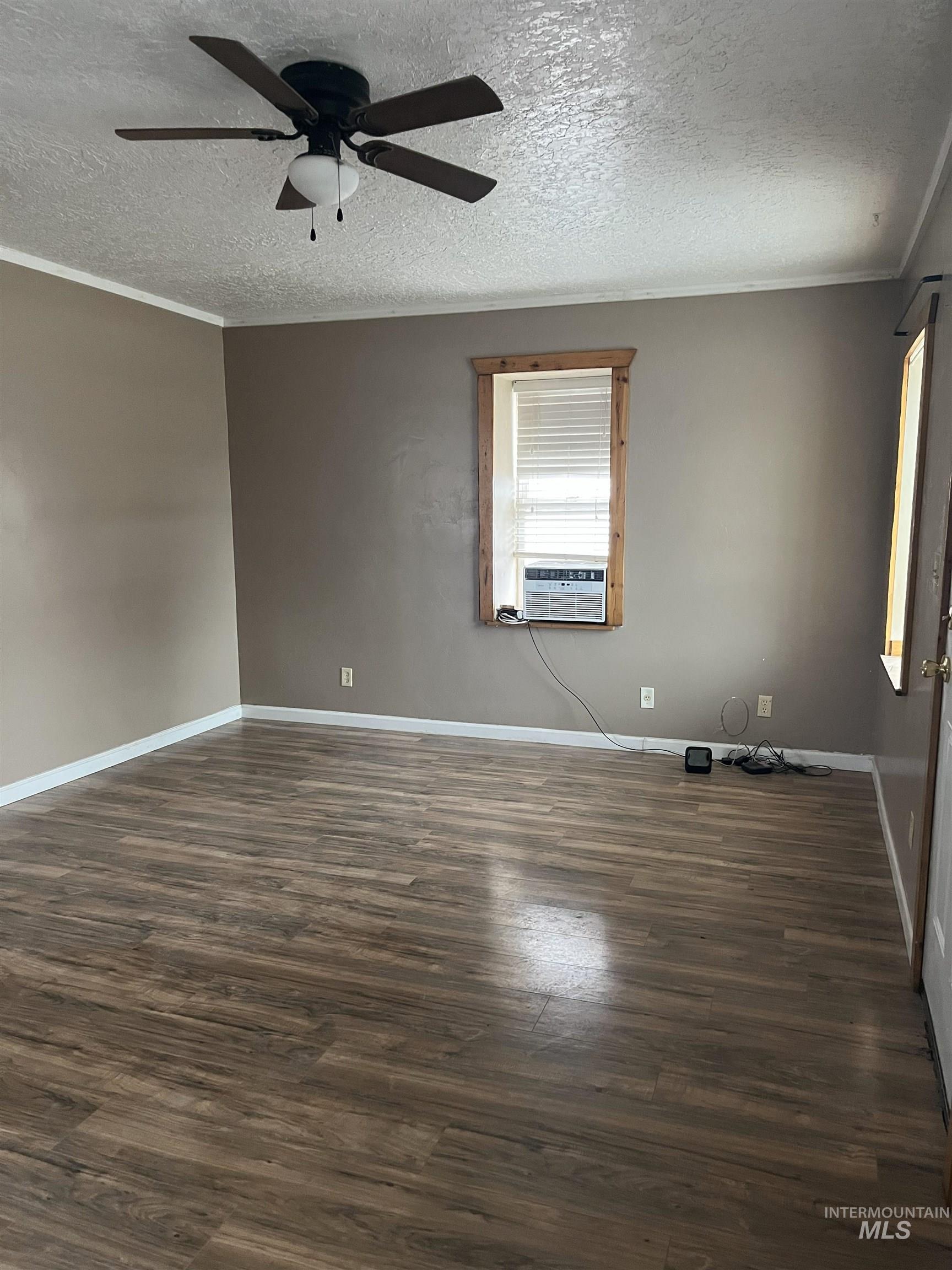 216 7th Ave W, Jerome, Idaho 83338, 1 Bedroom, 1 Bathroom, Residential For Sale, Price $215,000,MLS 98997030