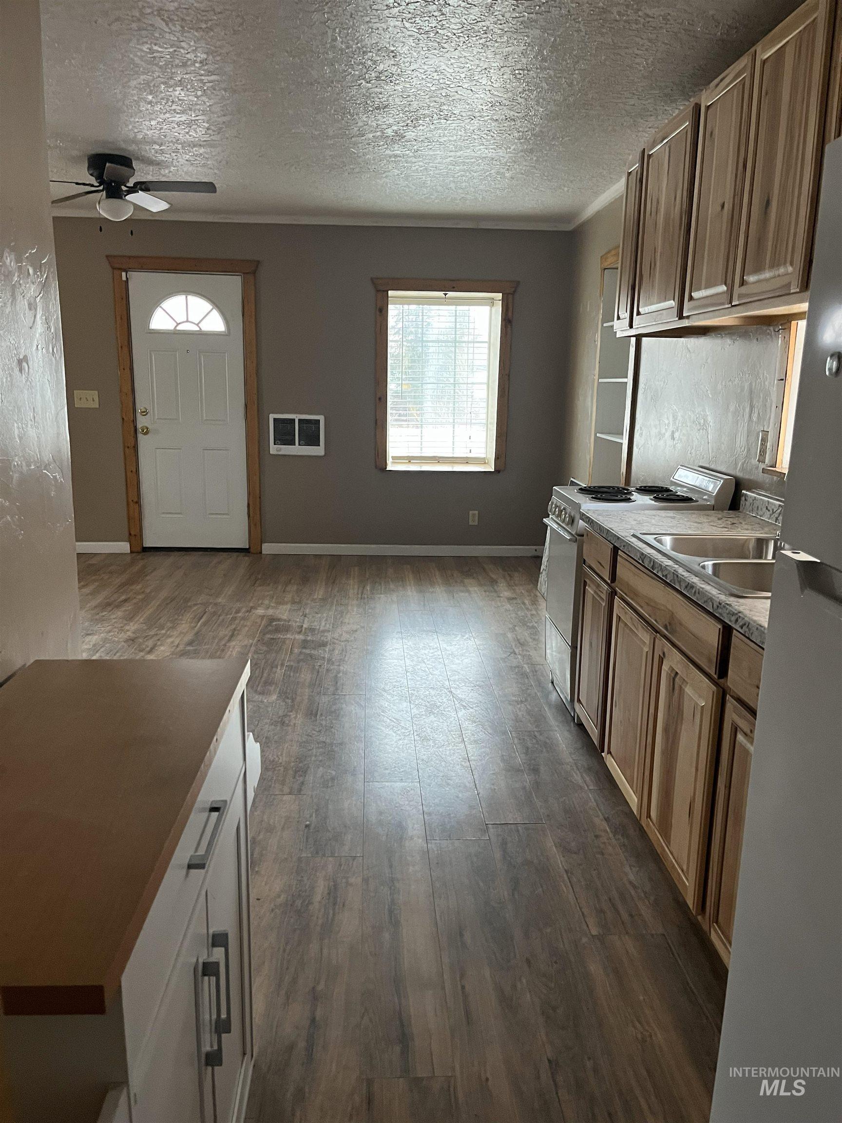 216 7th Ave W, Jerome, Idaho 83338, 1 Bedroom, 1 Bathroom, Residential For Sale, Price $215,000,MLS 98997030