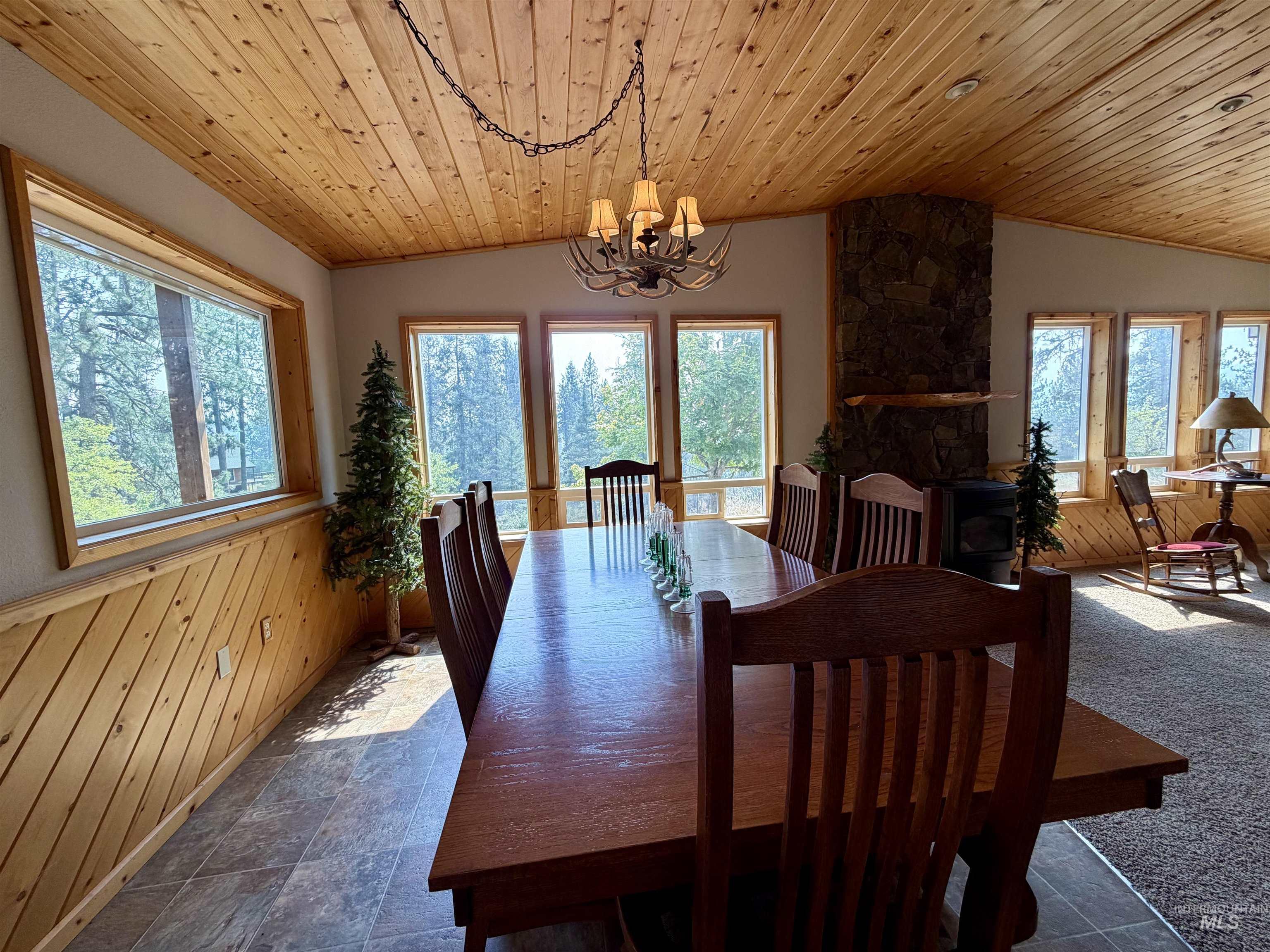 254 Larradon Drive, Kamiah, Idaho 83536, 3 Bedrooms, 2 Bathrooms, Residential For Sale, Price $535,000,MLS 98997031