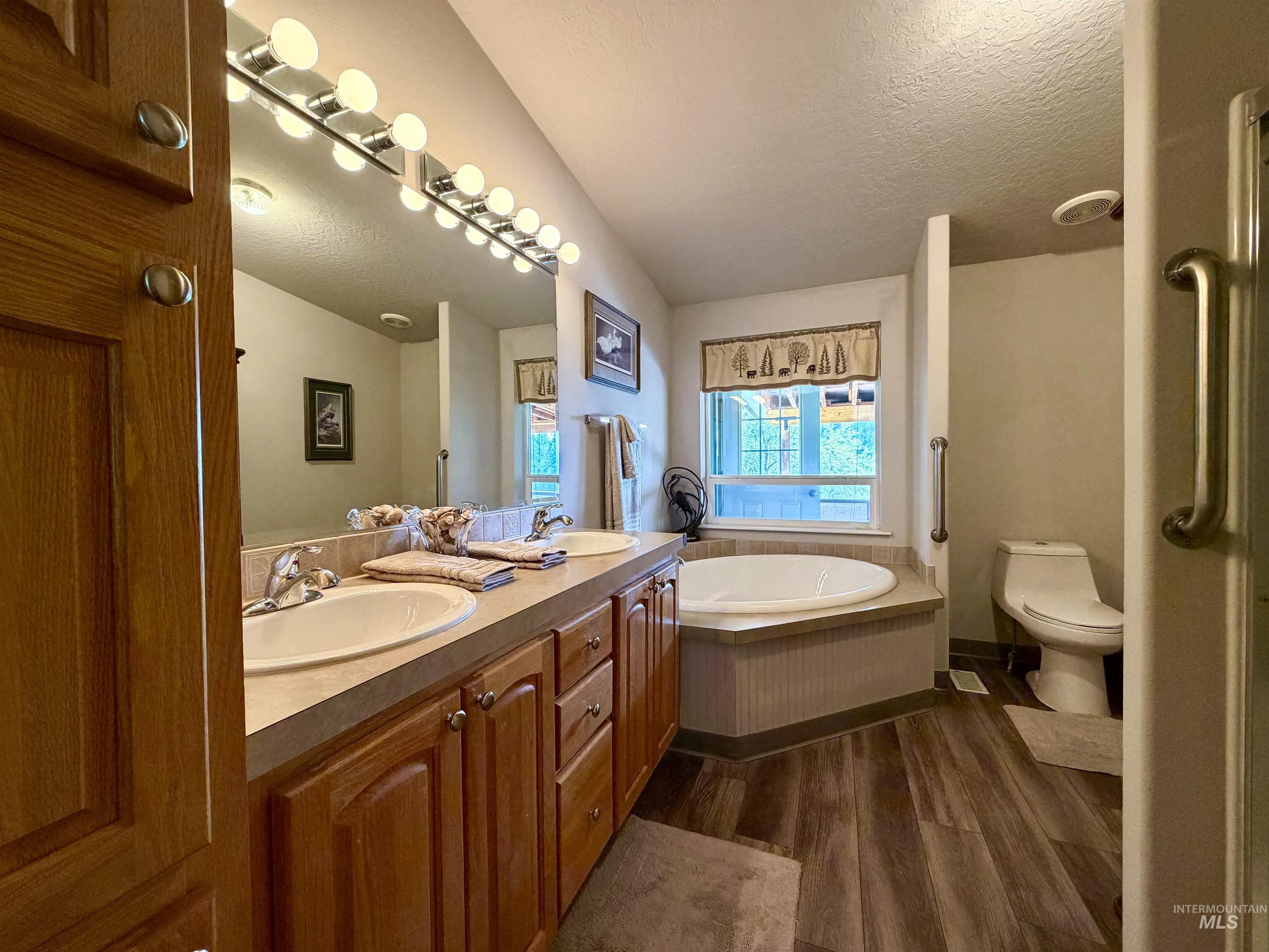 254 Larradon Drive, Kamiah, Idaho 83536, 3 Bedrooms, 2 Bathrooms, Residential For Sale, Price $535,000,MLS 98997031
