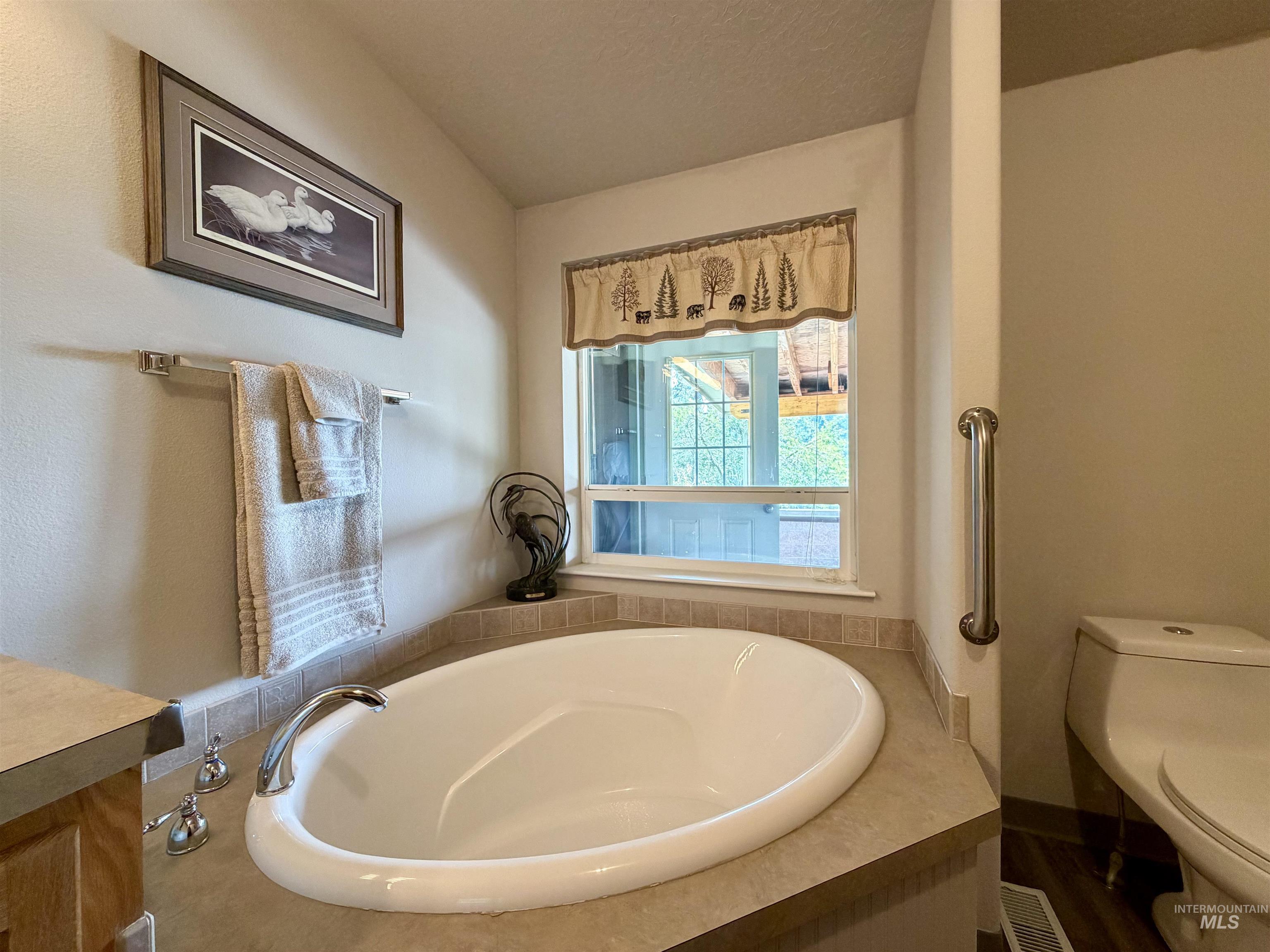 254 Larradon Drive, Kamiah, Idaho 83536, 3 Bedrooms, 2 Bathrooms, Residential For Sale, Price $535,000,MLS 98997031