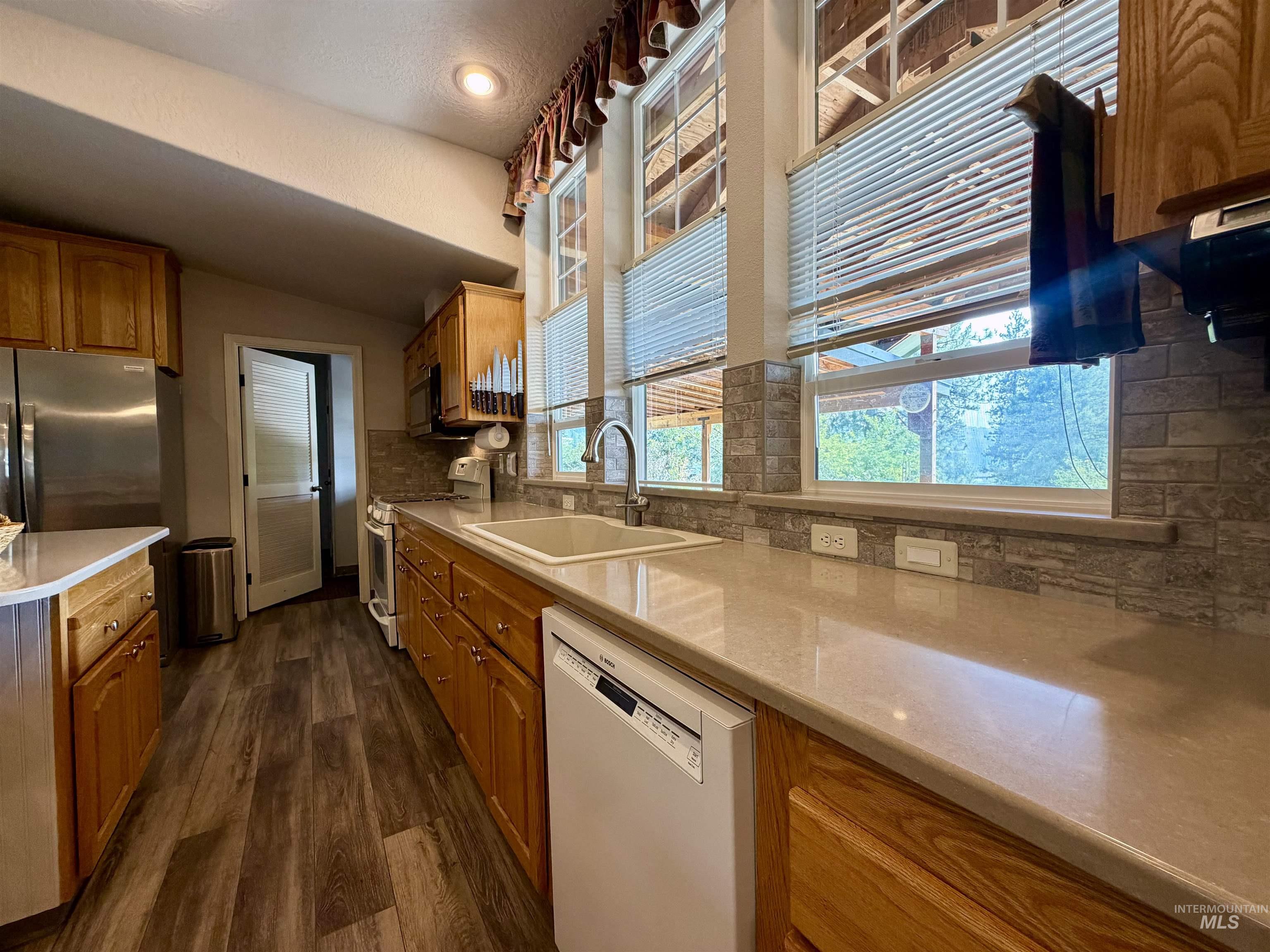 254 Larradon Drive, Kamiah, Idaho 83536, 3 Bedrooms, 2 Bathrooms, Residential For Sale, Price $535,000,MLS 98997031