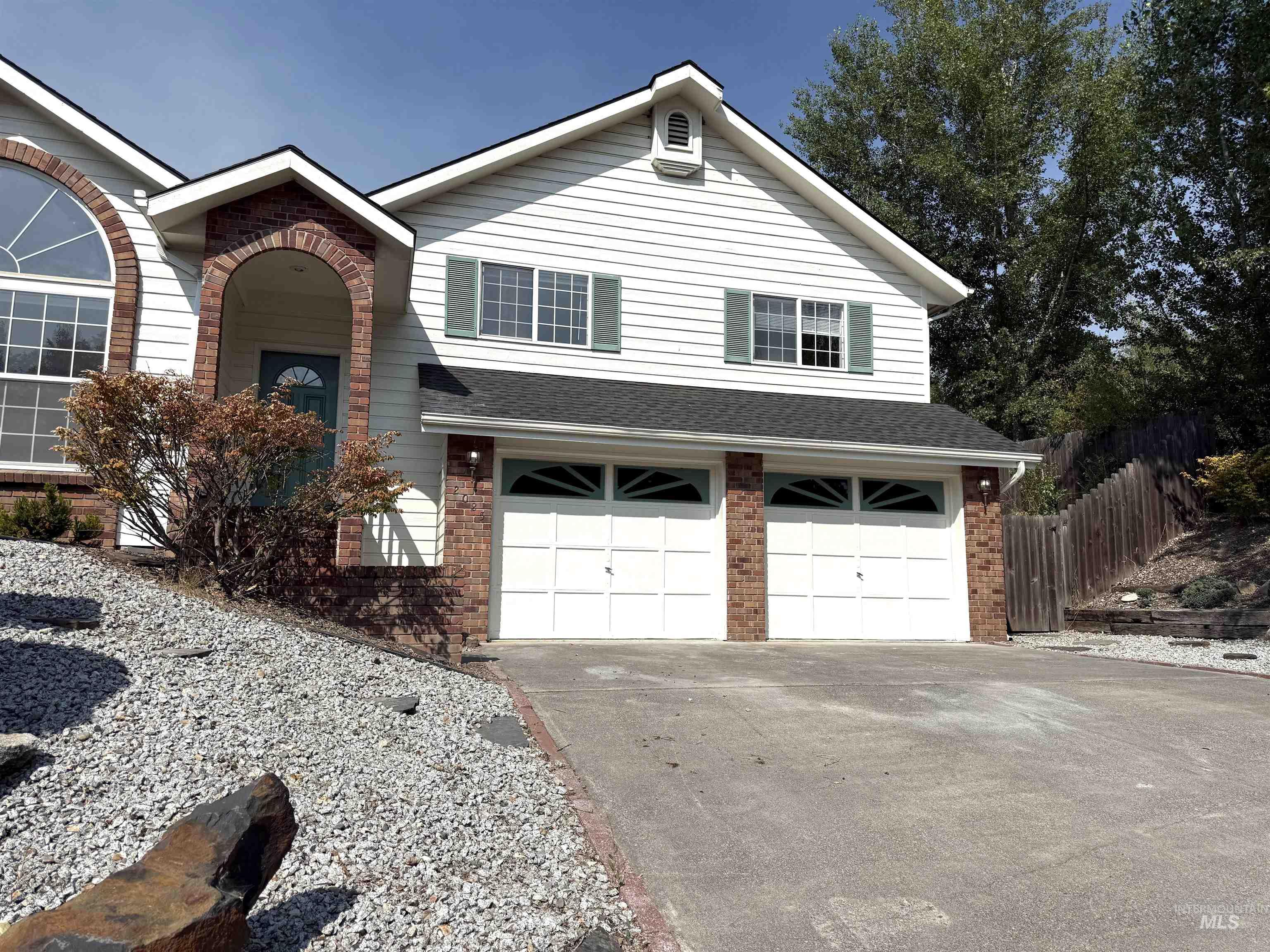 2025 Conestoga, Moscow, Idaho 83843, 3 Bedrooms, 2.5 Bathrooms, Residential For Sale, Price $549,000,MLS 98997035