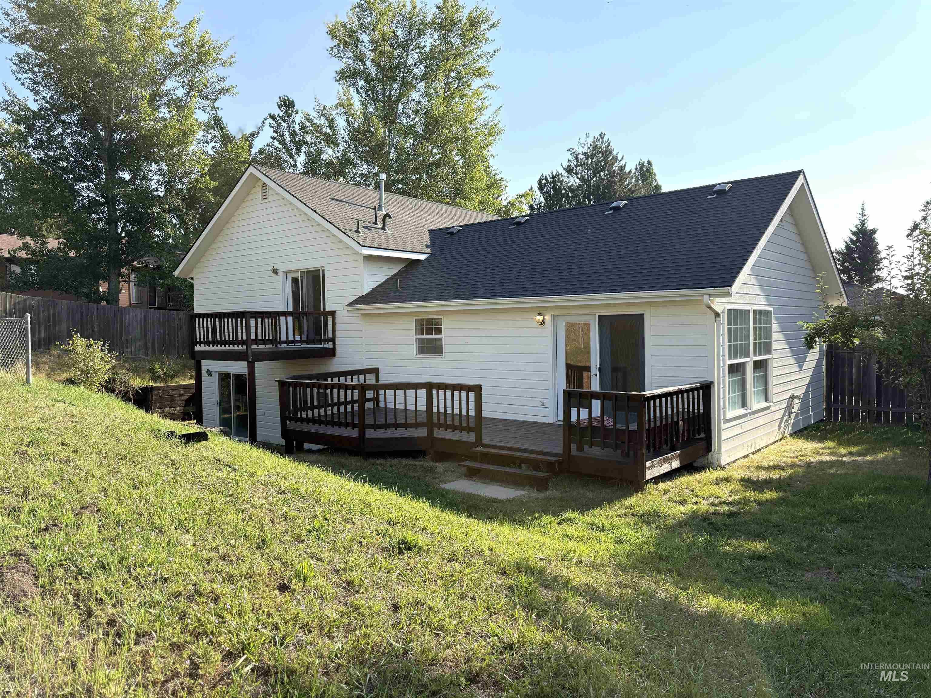 2025 Conestoga, Moscow, Idaho 83843, 3 Bedrooms, 2.5 Bathrooms, Residential For Sale, Price $549,000,MLS 98997035