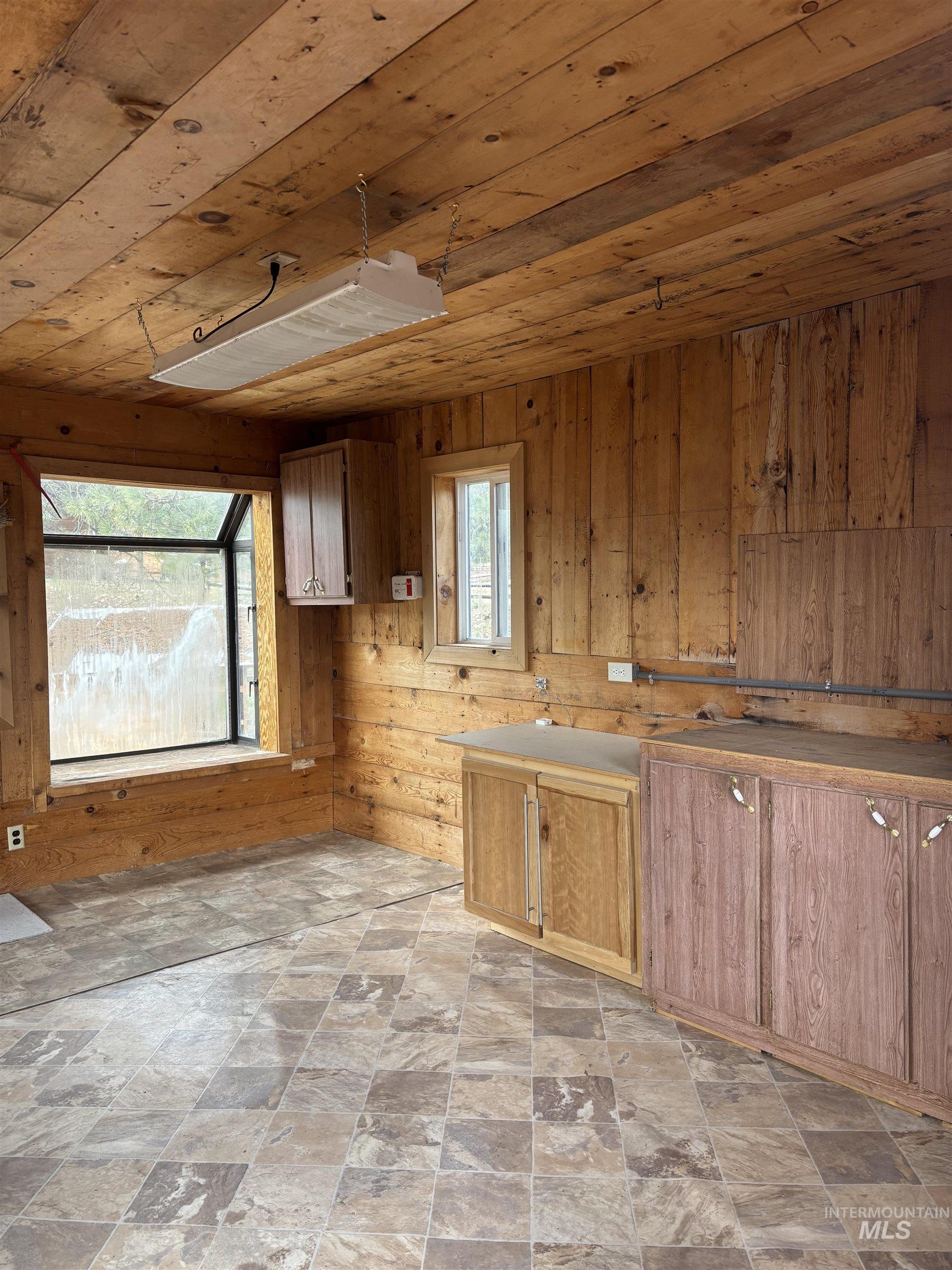 29 McIntyre Gulch Rd, Idaho City, Idaho 83631, 2 Bedrooms, 2.5 Bathrooms, Residential For Sale, Price $629,000,MLS 98997036