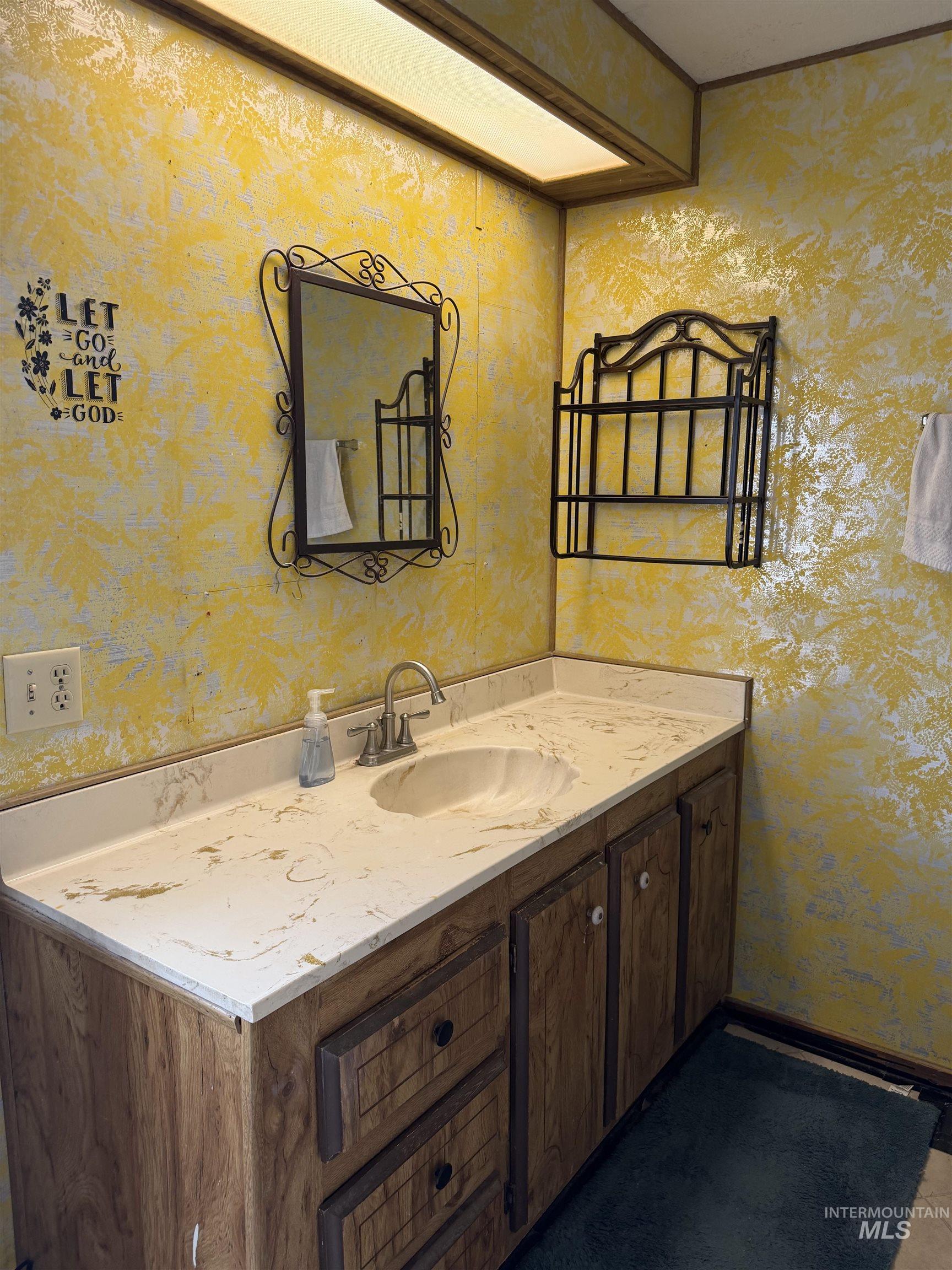 265 E 10th N, Mountain Home, Idaho 83647, 3 Bedrooms, 2 Bathrooms, Residential For Sale, Price $55,000, 98997037
