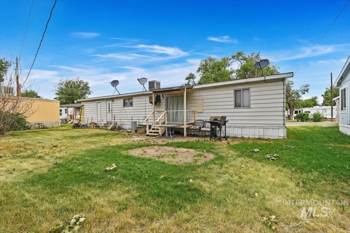 265 E 10th N, Mountain Home, Idaho 83647, 3 Bedrooms, 2 Bathrooms, Residential For Sale, Price $55,000, 98997037
