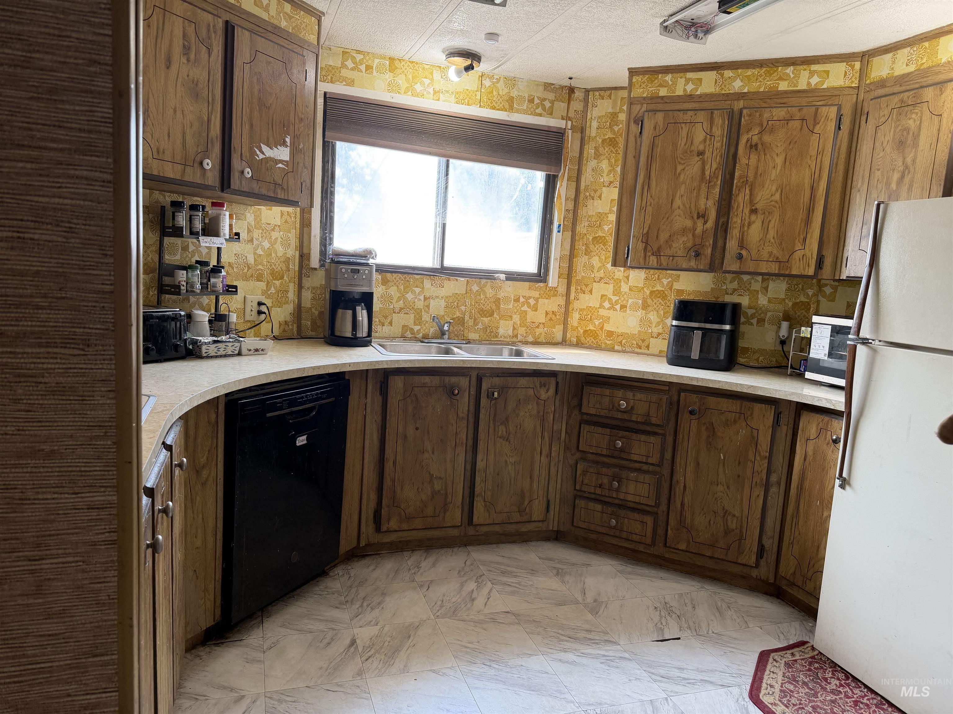 265 E 10th N, Mountain Home, Idaho 83647, 3 Bedrooms, 2 Bathrooms, Residential For Sale, Price $55,000, 98997037