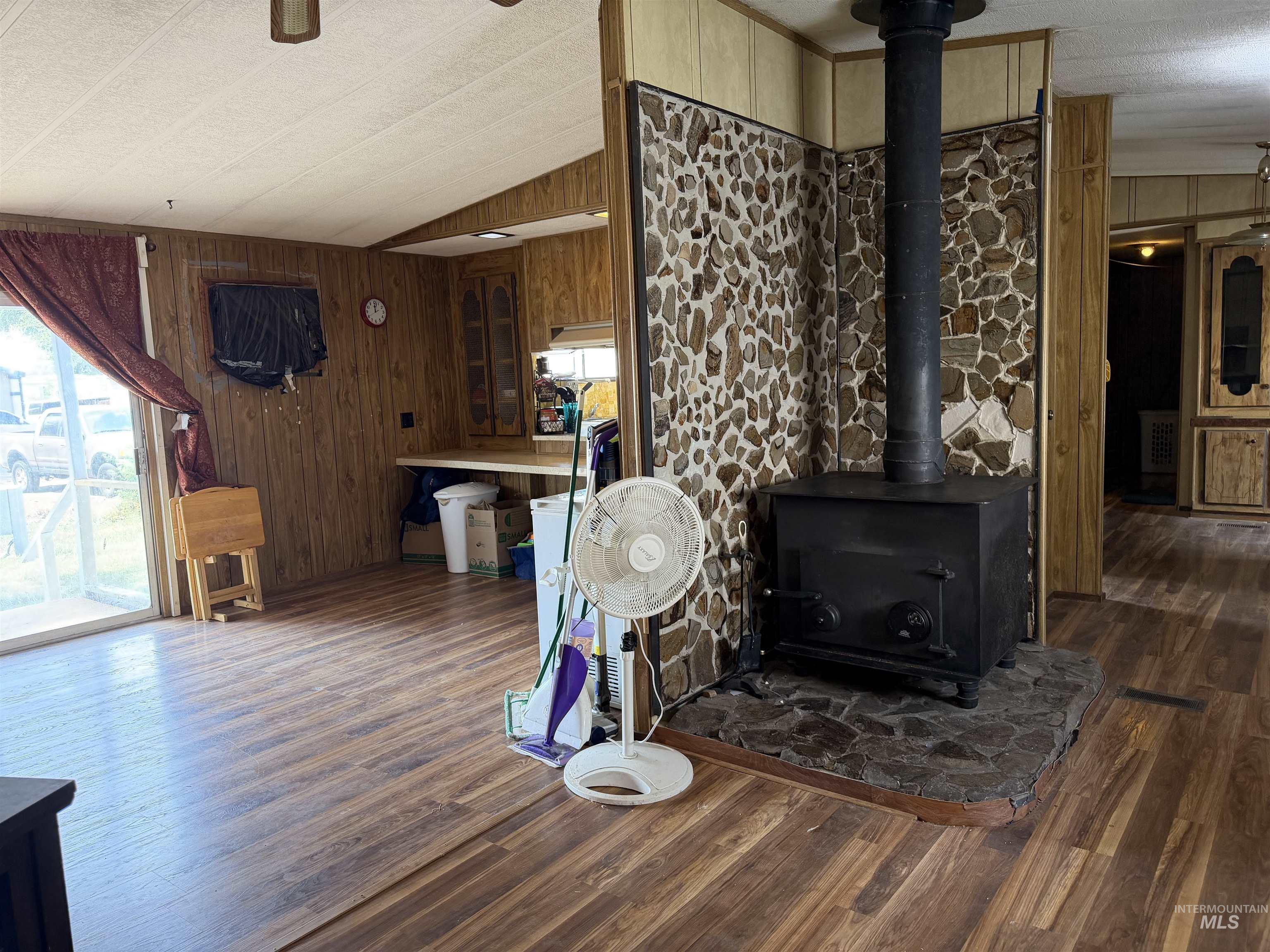 265 E 10th N, Mountain Home, Idaho 83647, 3 Bedrooms, 2 Bathrooms, Residential For Sale, Price $55,000, 98997037