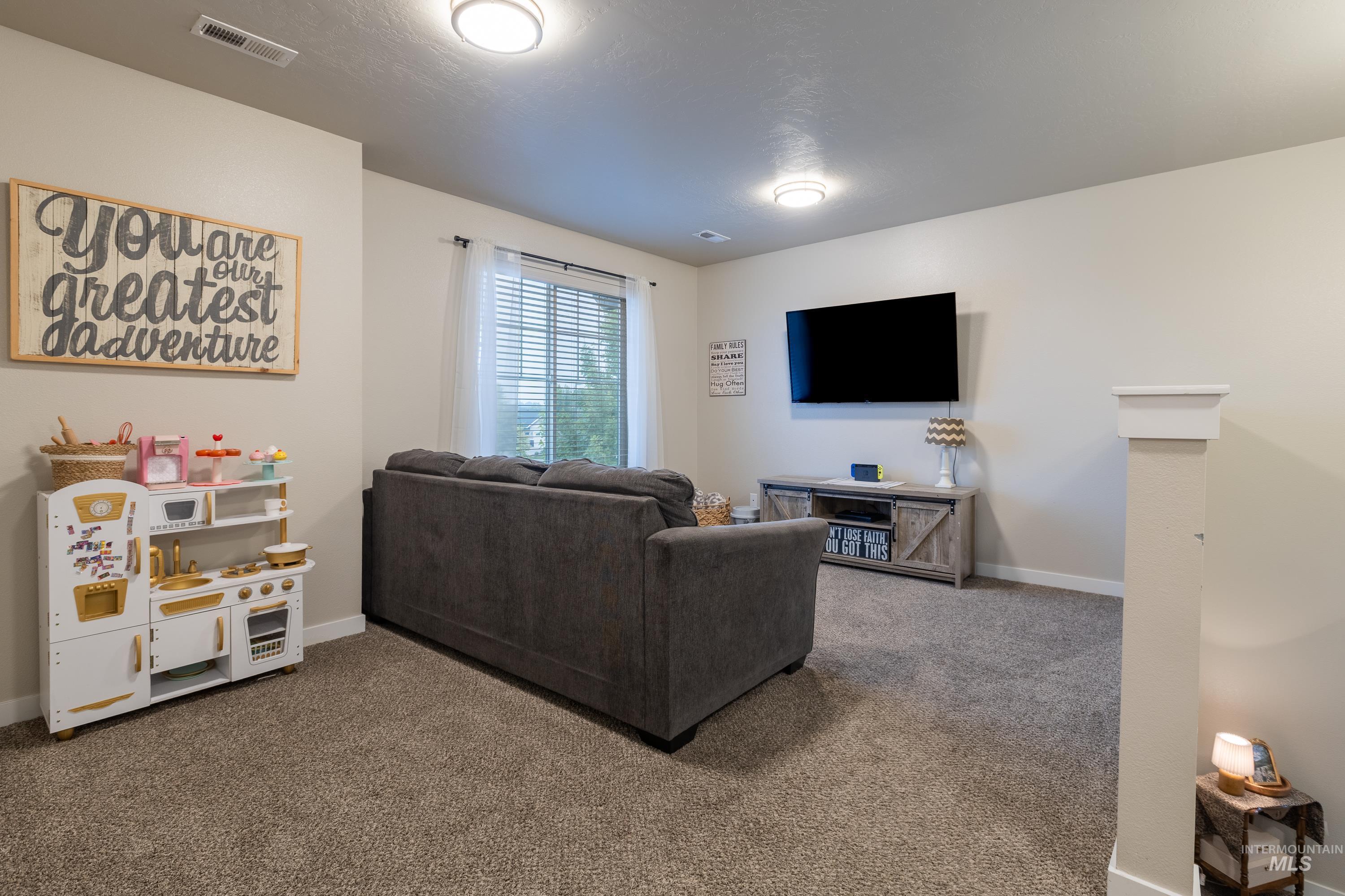 15623 Bridgeton Ave., Caldwell, Idaho 83607, 5 Bedrooms, 2.5 Bathrooms, Residential For Sale, Price $535,000,MLS 98997047