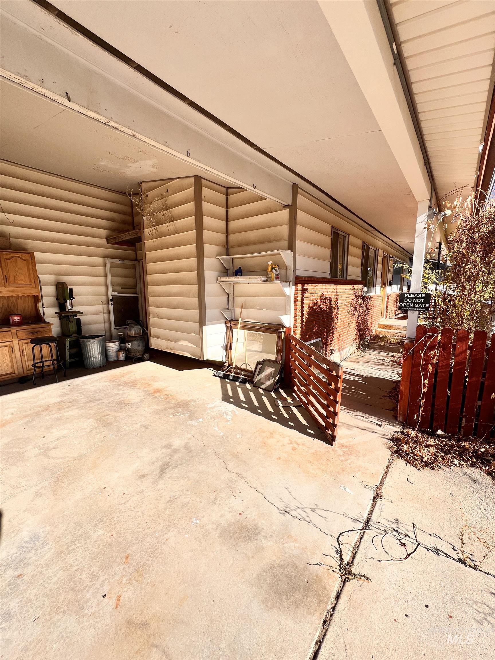 1065 Gridley Dr., Mountain Home, Idaho 83647, 5 Bedrooms, 2.5 Bathrooms, Residential For Sale, Price $199,900,MLS 98997049