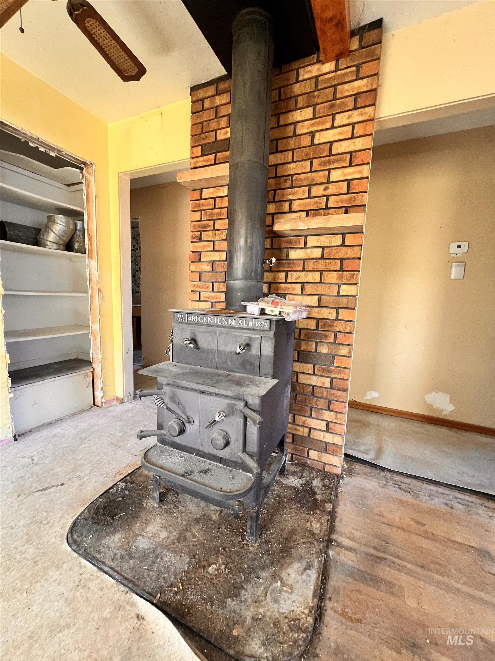 1065 Gridley Dr., Mountain Home, Idaho 83647, 5 Bedrooms, 2.5 Bathrooms, Residential For Sale, Price $199,900,MLS 98997049
