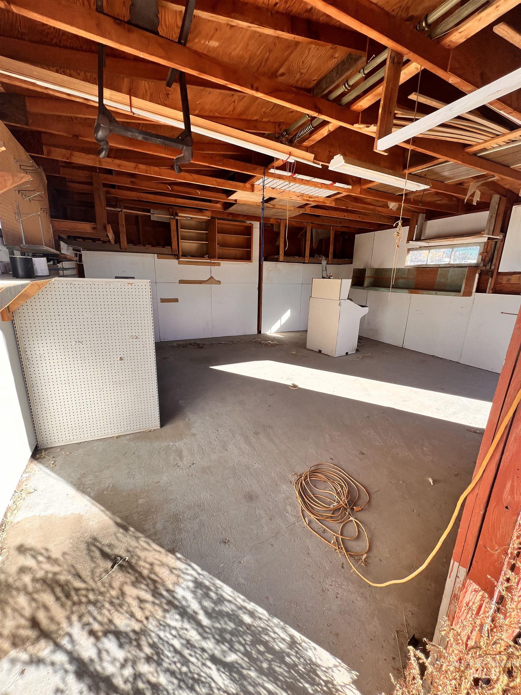 1065 Gridley Dr., Mountain Home, Idaho 83647, 5 Bedrooms, 2.5 Bathrooms, Residential For Sale, Price $199,900,MLS 98997049