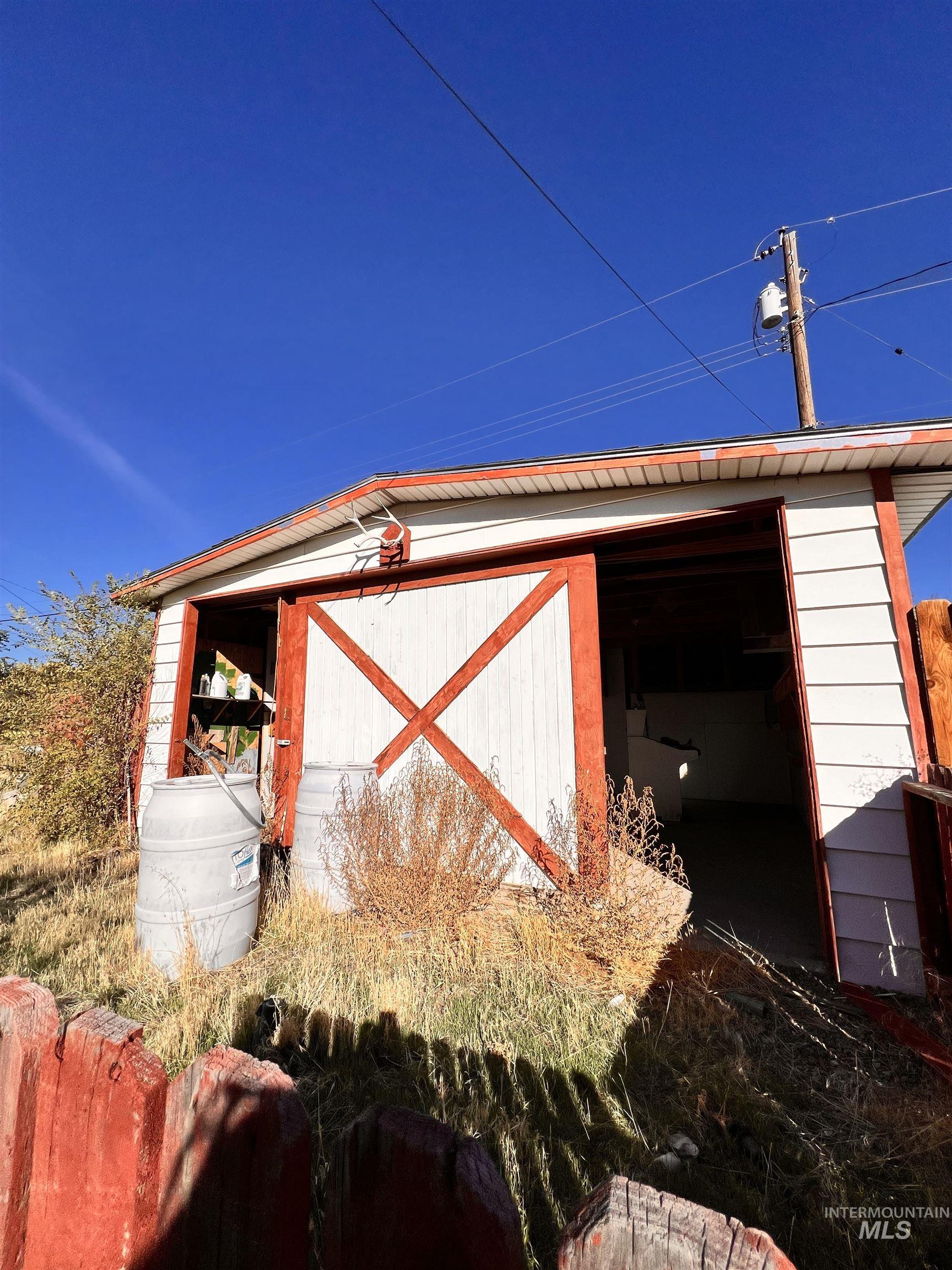1065 Gridley Dr., Mountain Home, Idaho 83647, 5 Bedrooms, 2.5 Bathrooms, Residential For Sale, Price $199,900,MLS 98997049